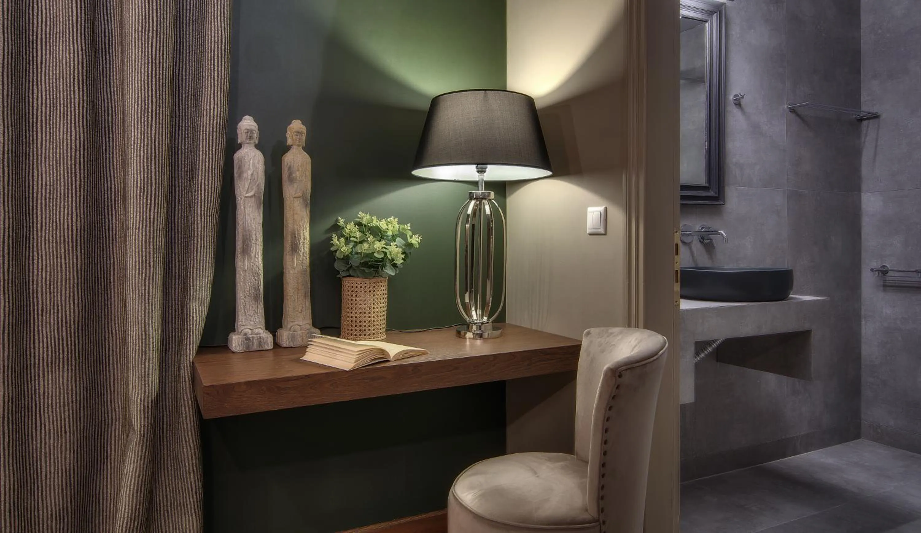 Seating area in Frontzu Politia