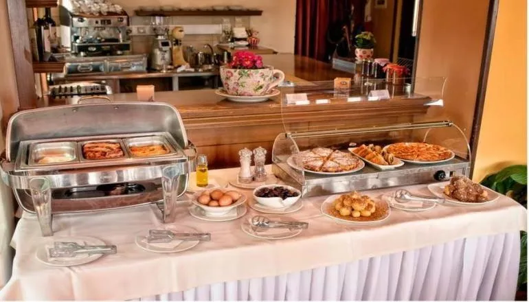 Breakfast in Frontzu Politia