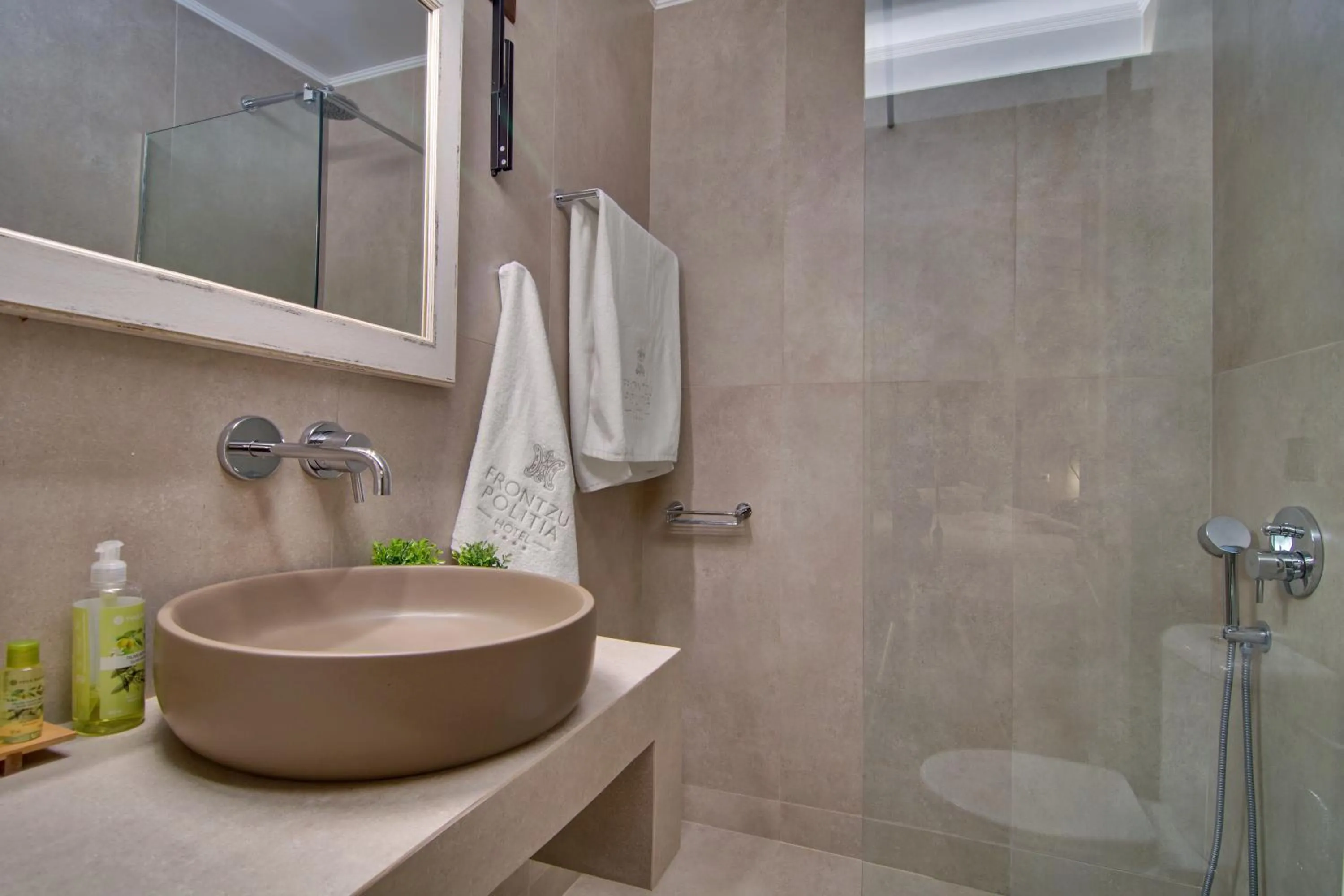 Bathroom in Frontzu Politia