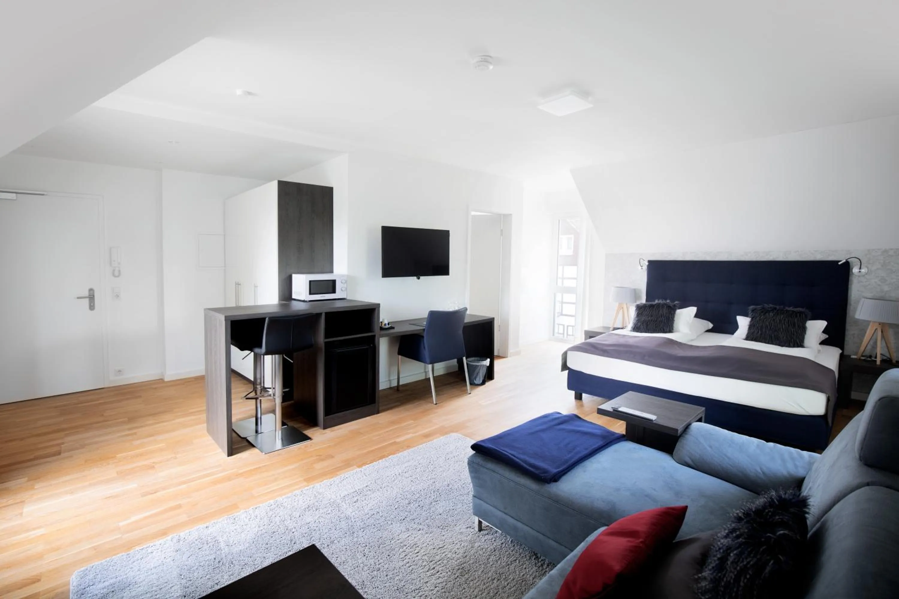 Photo of the whole room, Bed in Boardinghouse by M&K