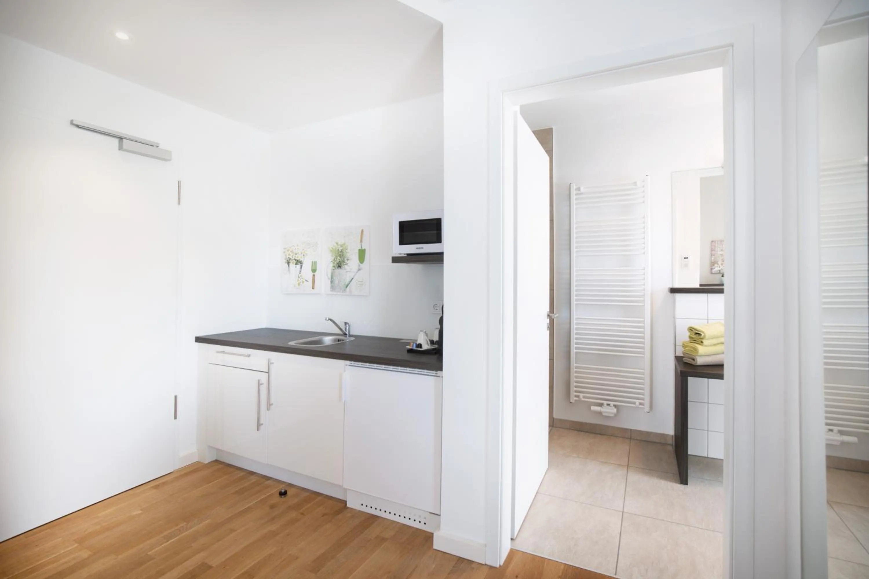 Photo of the whole room in Boardinghouse by M&K