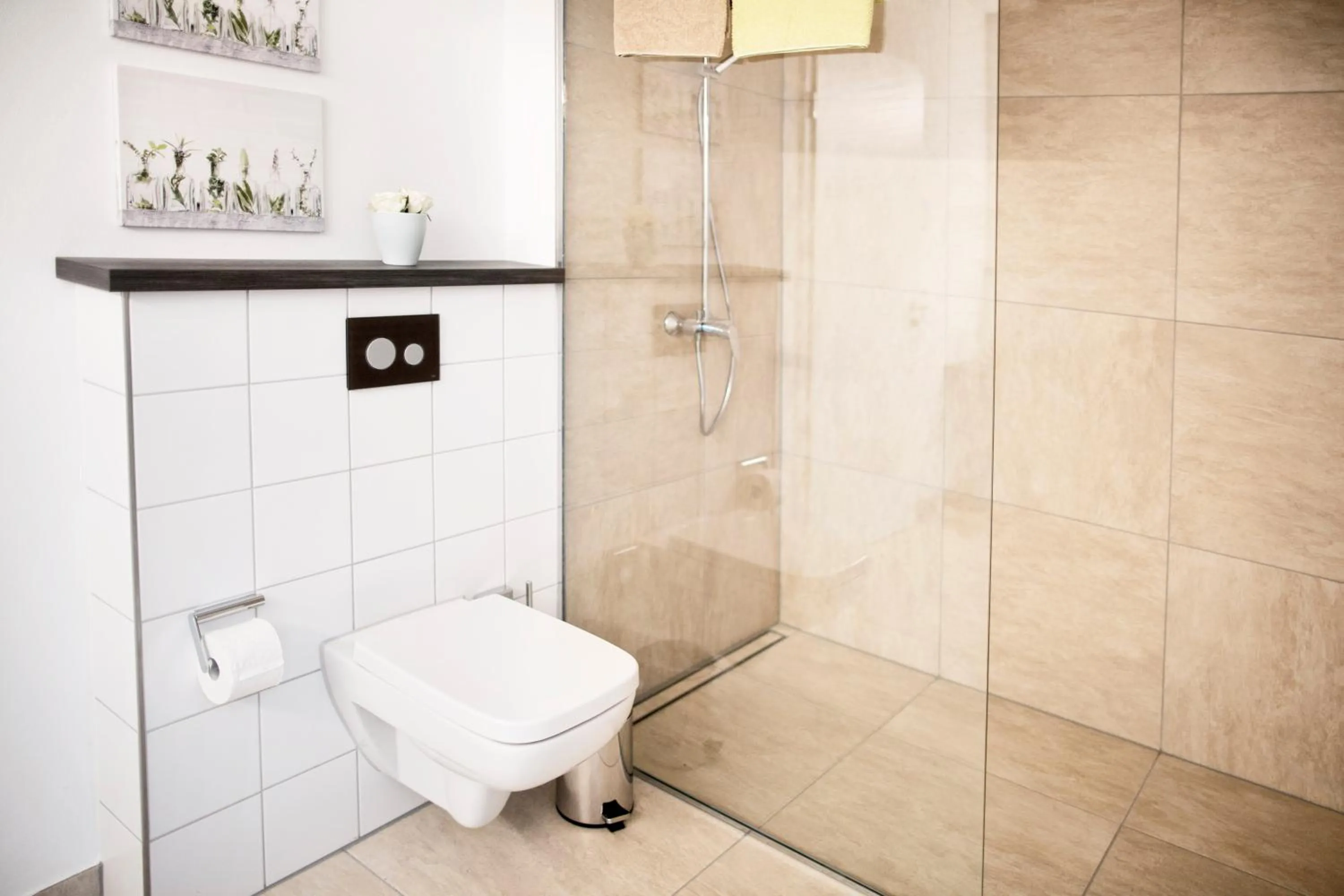 Bathroom in Boardinghouse by M&K