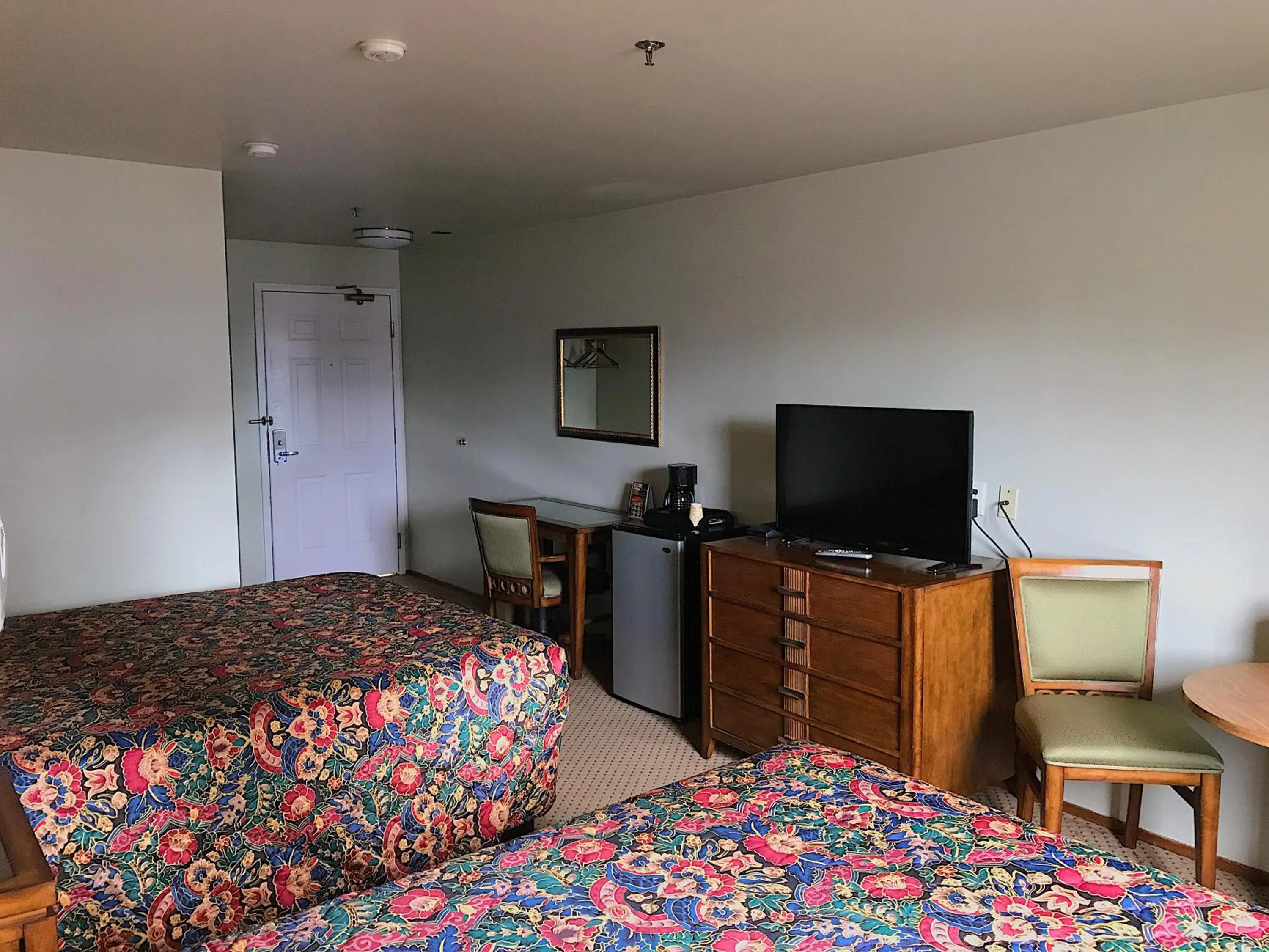 Other, Bed in Bay City Inn