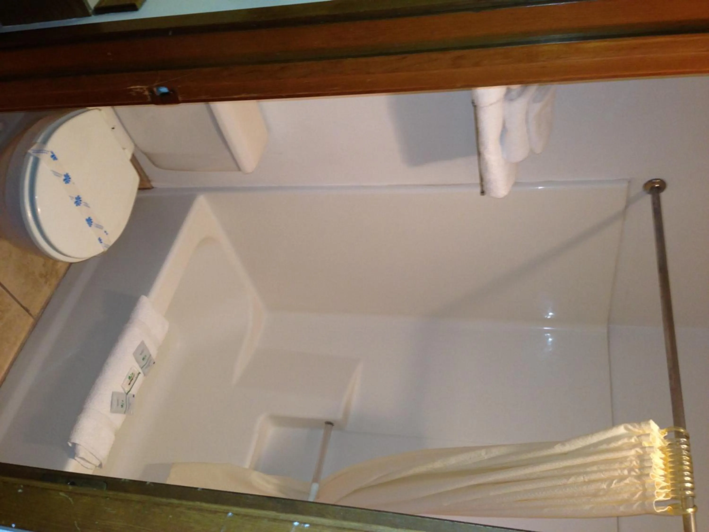 Shower in Bay City Inn