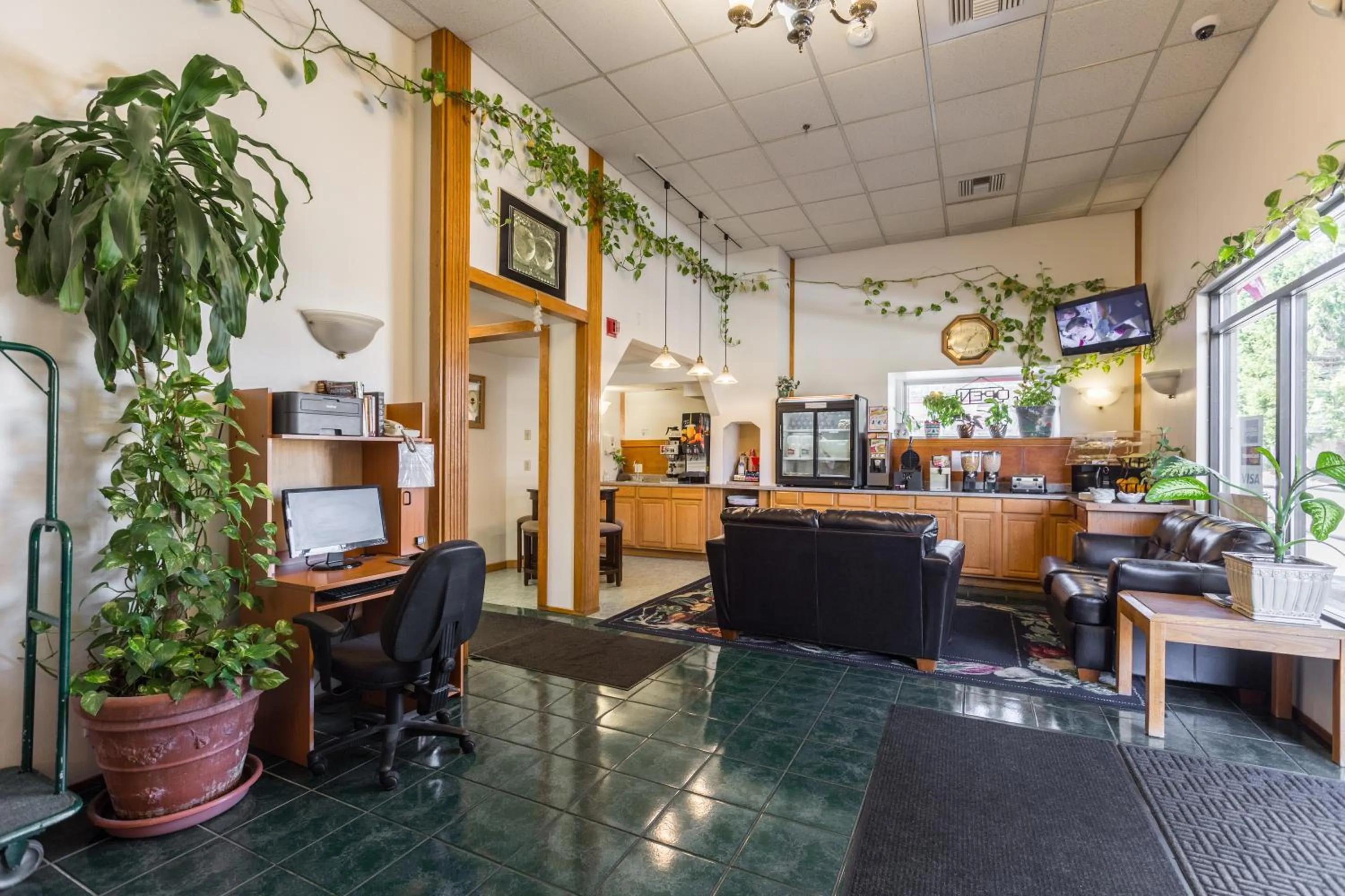 Breakfast in Bay City Inn