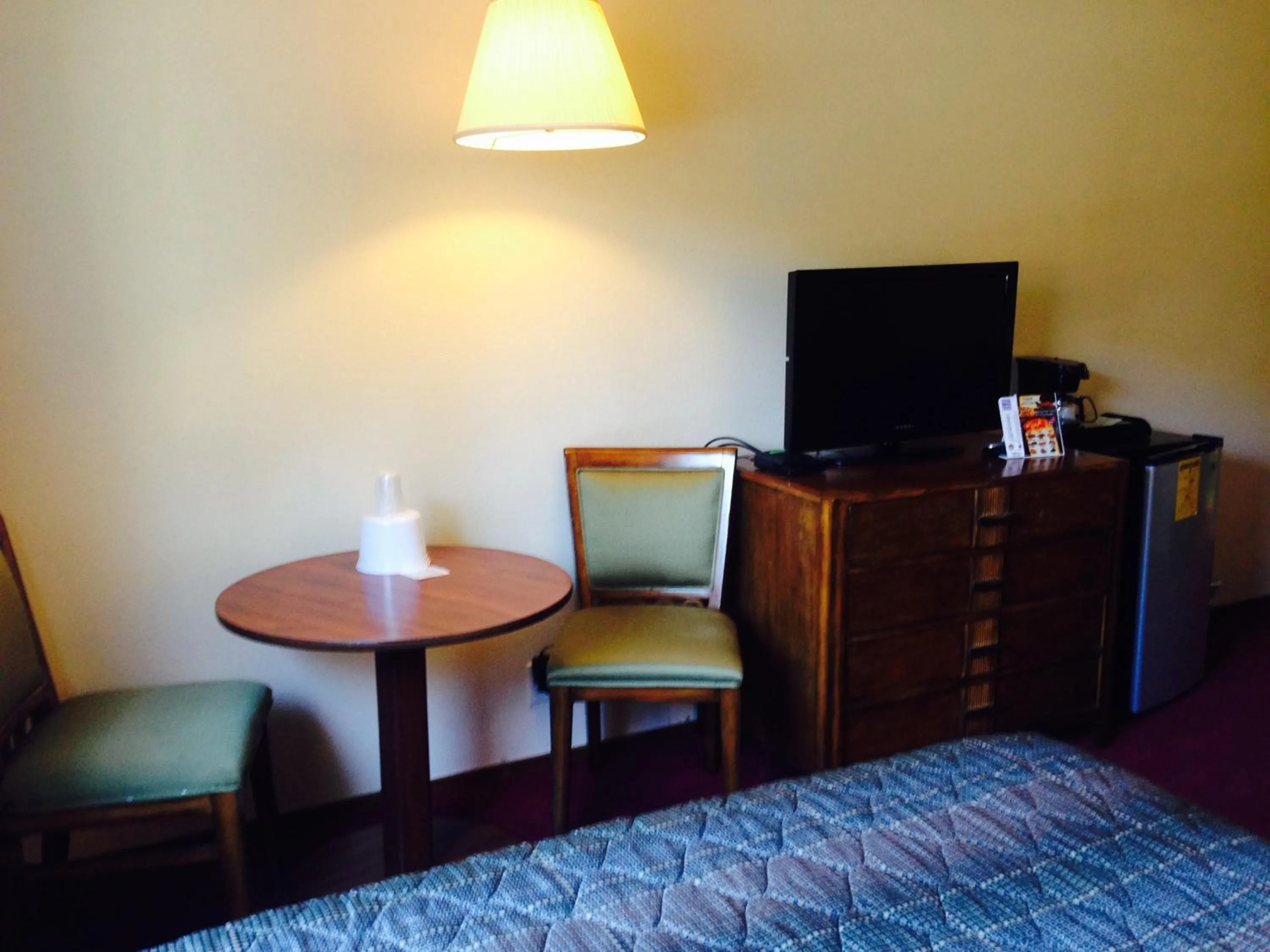 Decorative detail, Bed in Bay City Inn