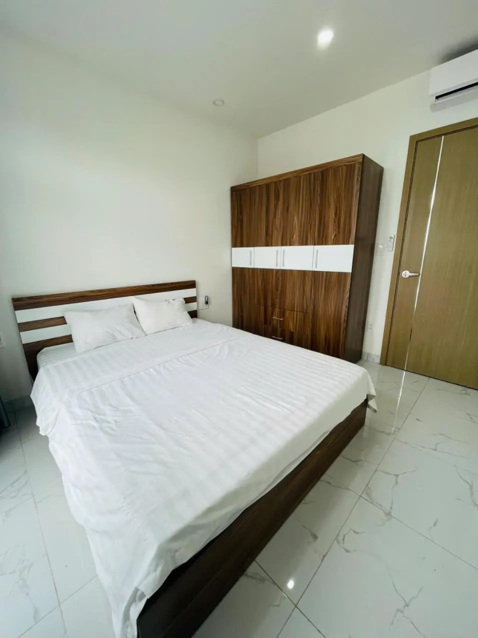 Bed in Vu Gia Khanh Apartment