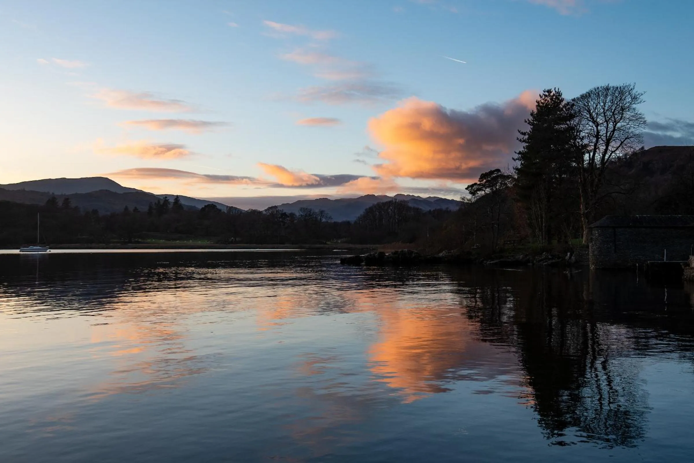 Lake view in Wateredge Inn- The Inn Collection Group
