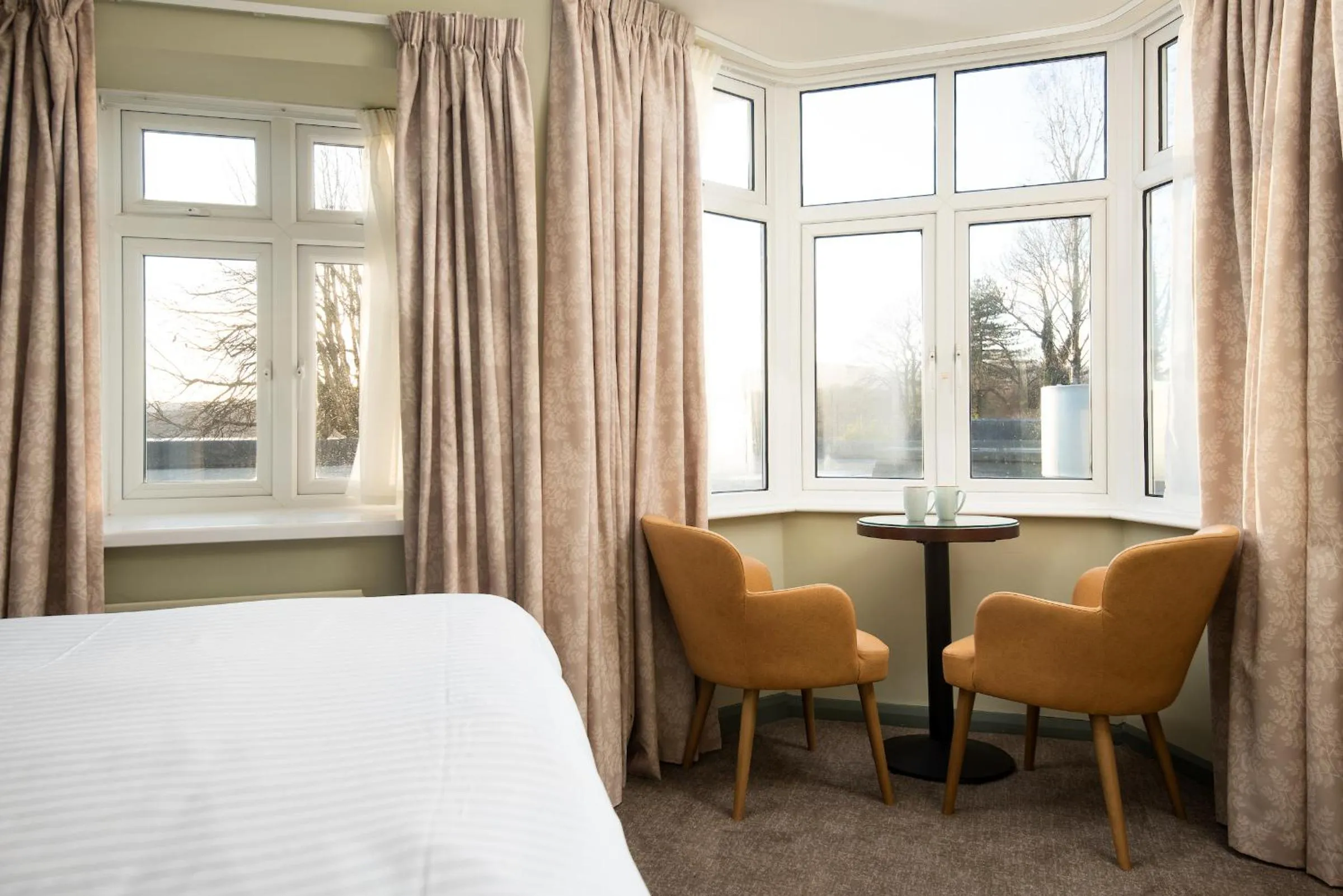 Seating area, Bed in Wateredge Inn- The Inn Collection Group