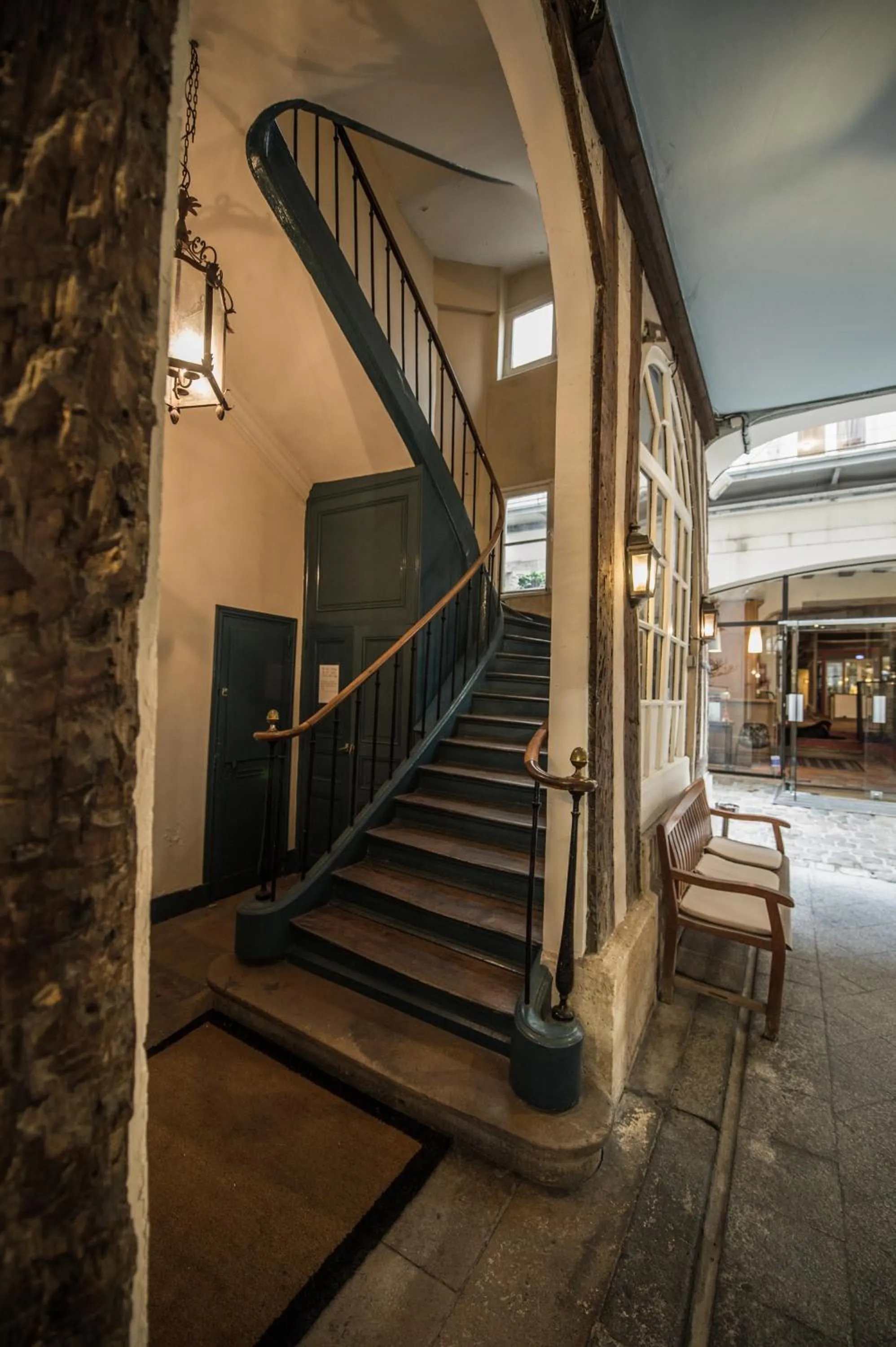 acessibility in Hôtel Du Jeu De Paume