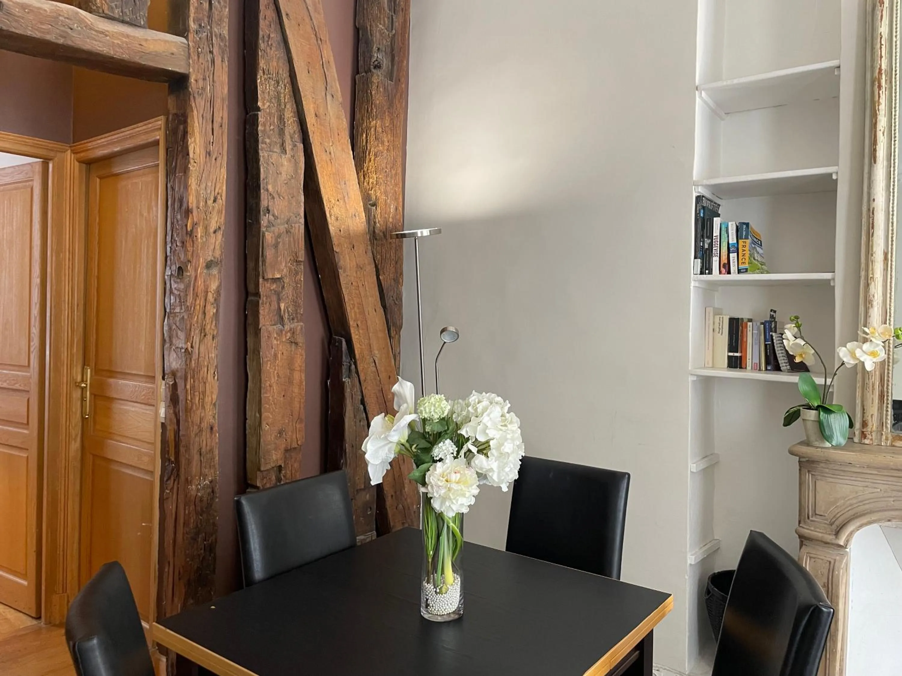 Seating area in Hôtel Du Jeu De Paume