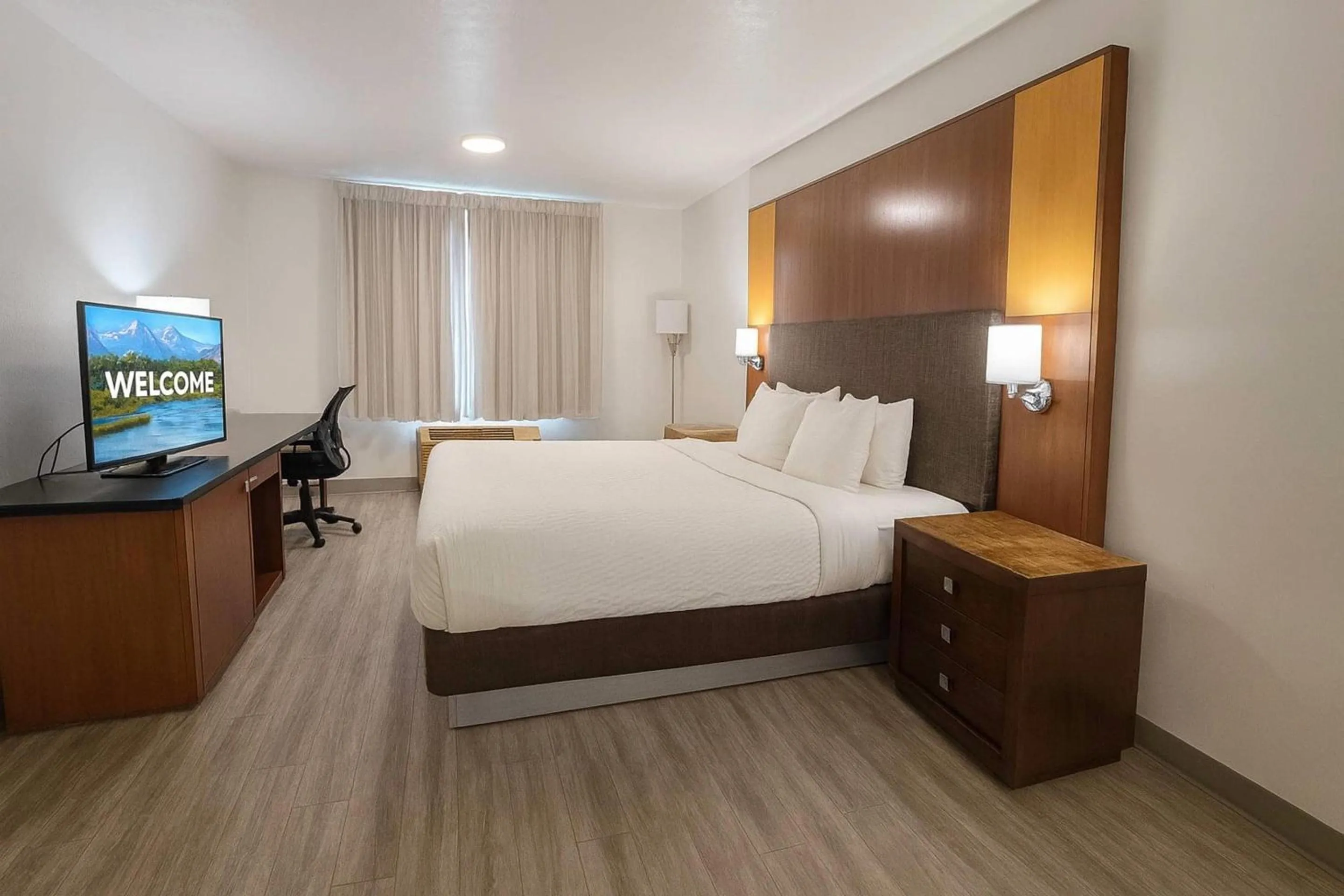 Bedroom, Bed in Clarion Inn Idaho Falls Riverfront