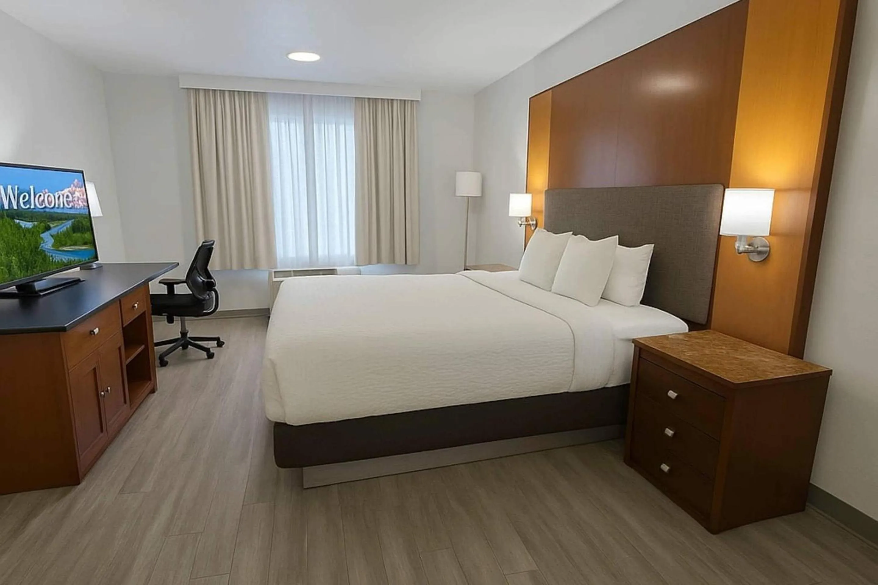 Bedroom, Bed in Clarion Inn Idaho Falls Riverfront