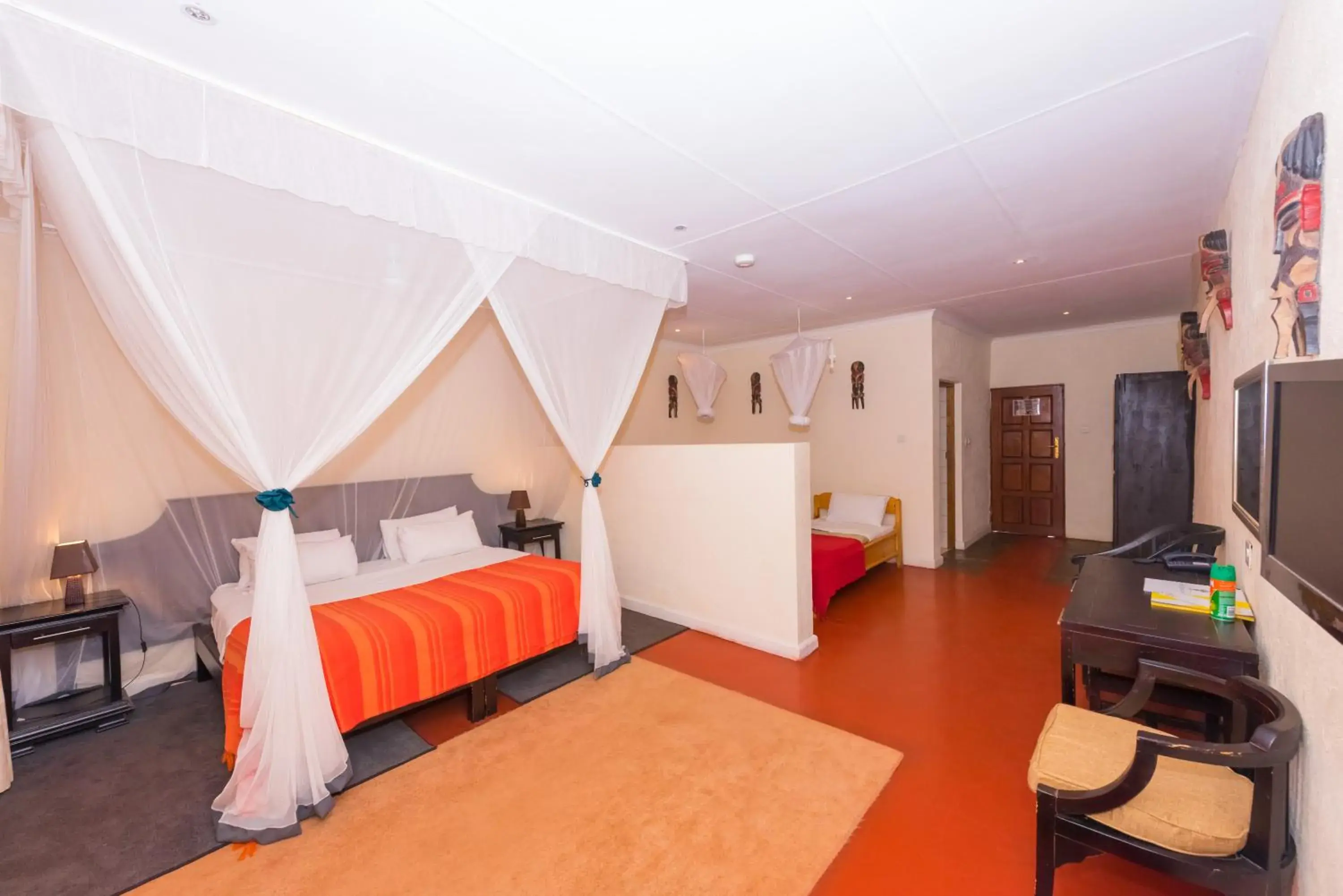 Family Room with Private Bathroom - single occupancy in Game Haven Lodge Family Room with Private Bathroom - single occupancy in Game Haven Lodge