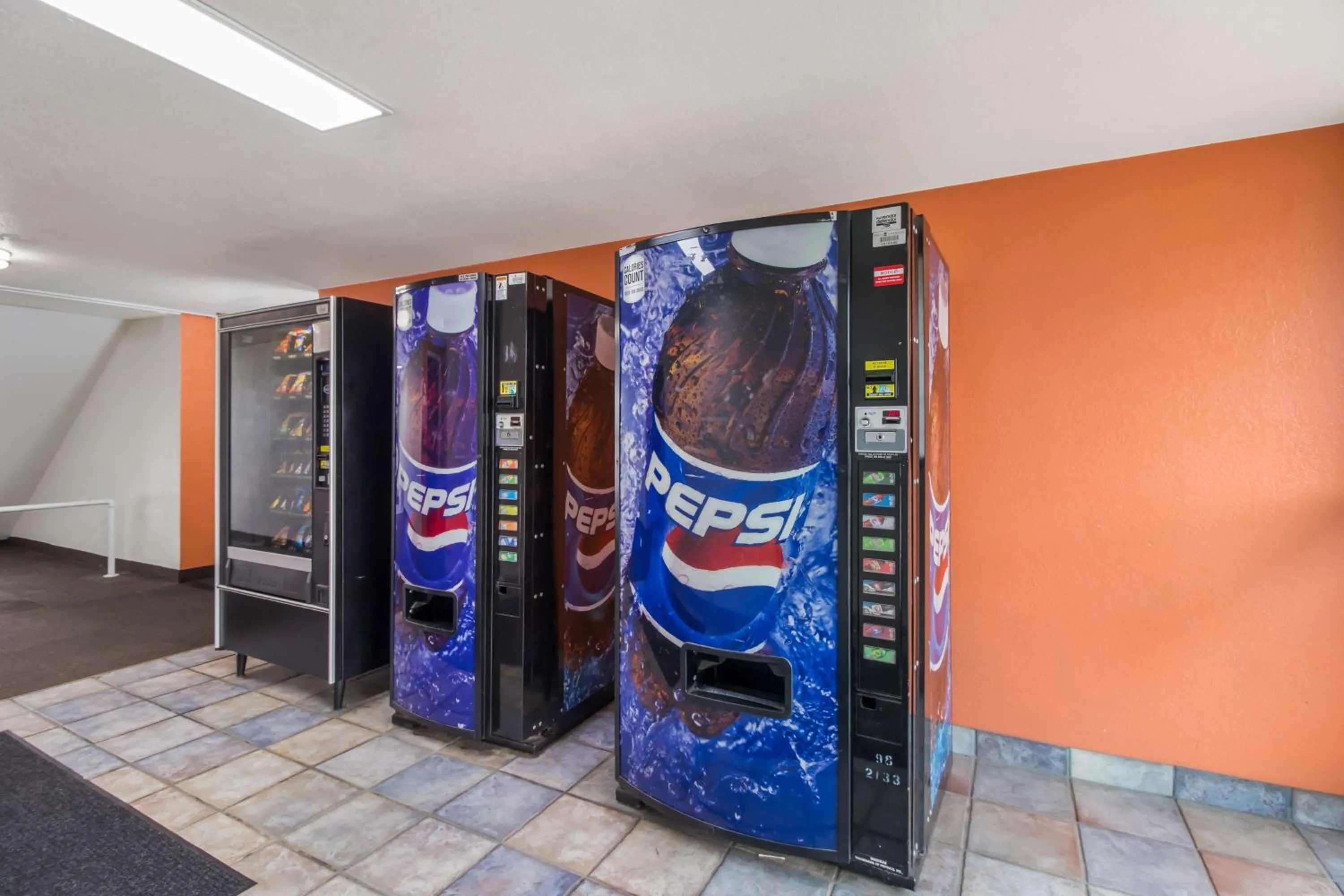 Property building in Motel 6-Fargo, ND - West Acres - North Fargo