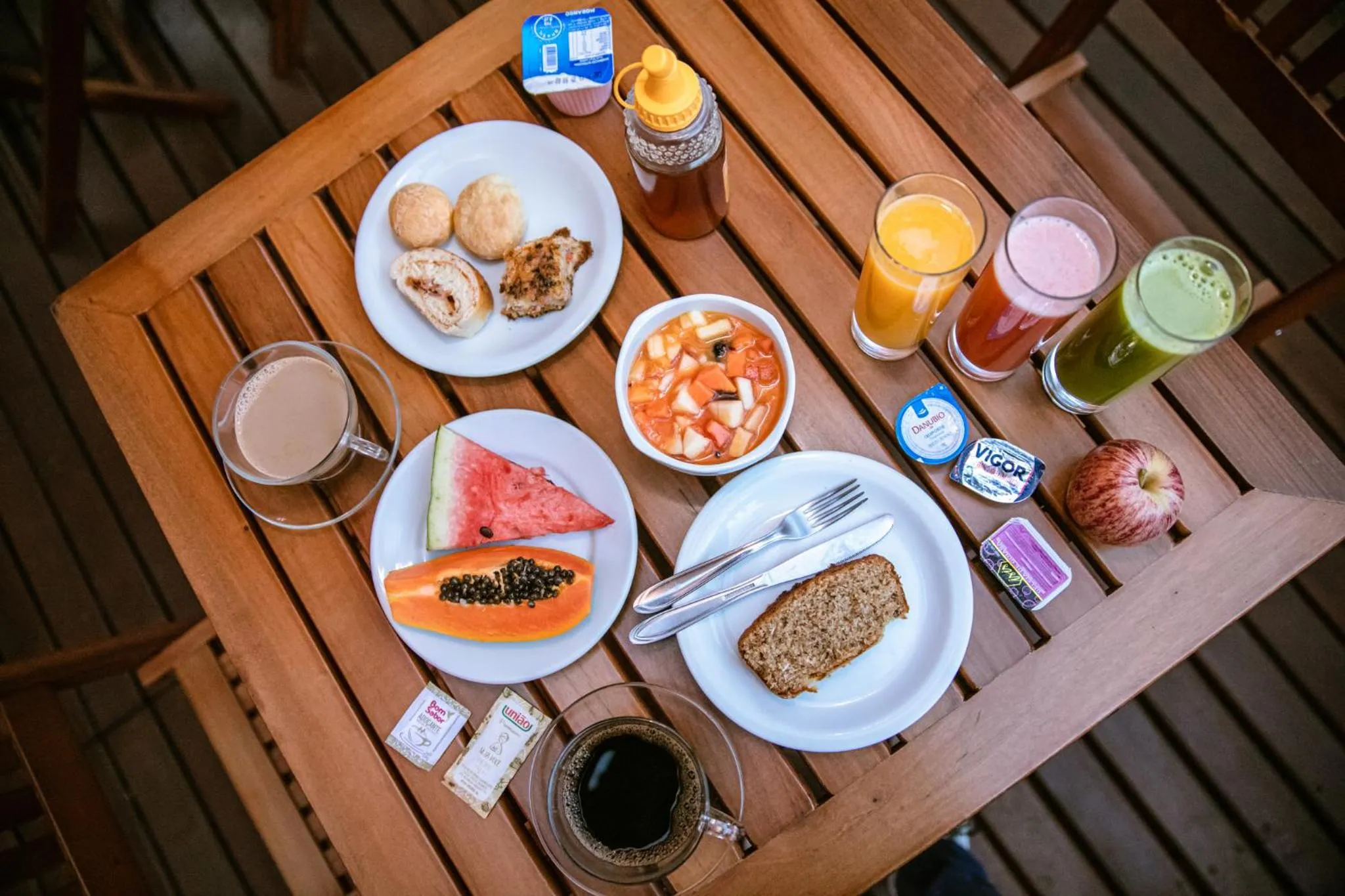 Continental breakfast in Fênix Hotel Varginha