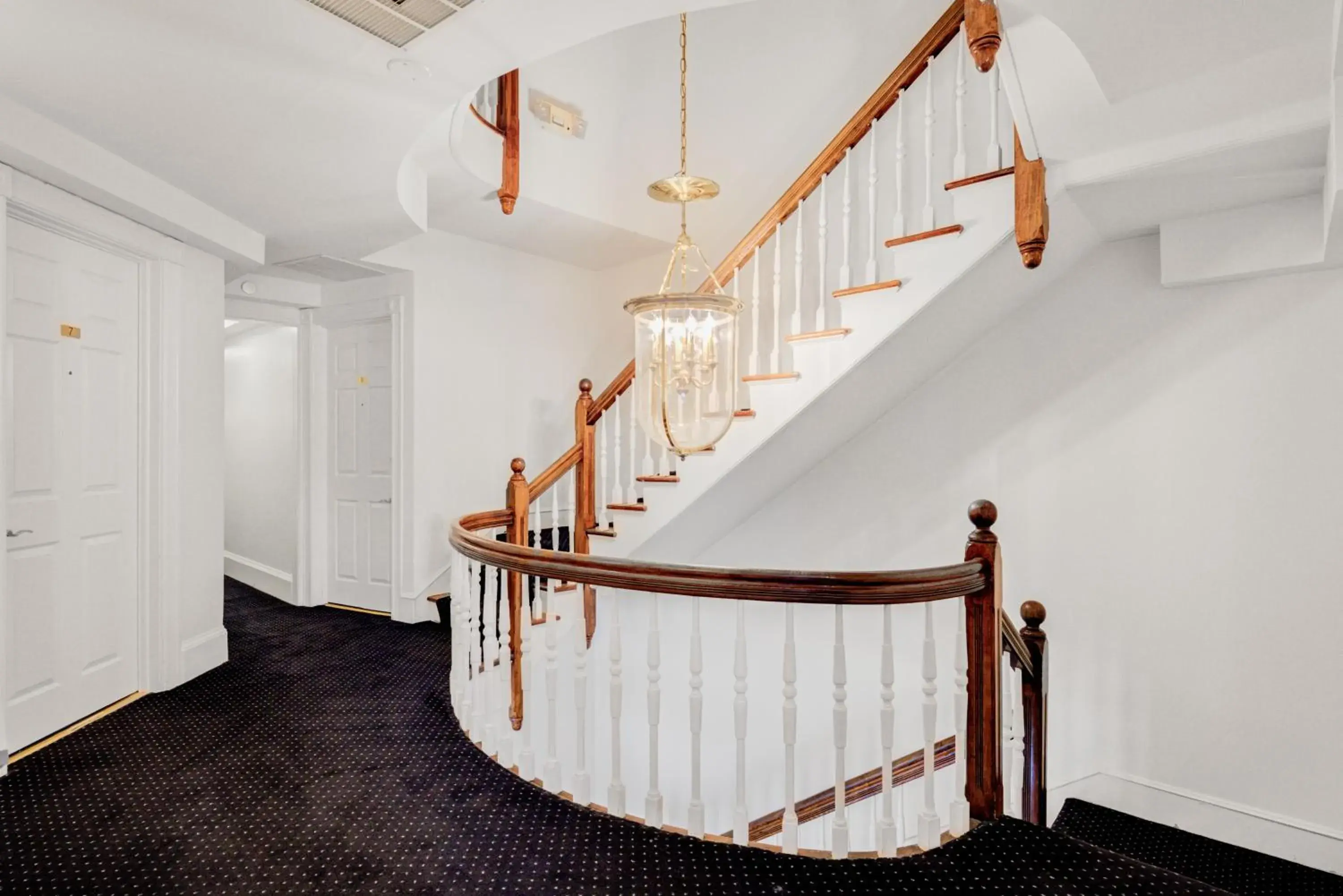 King Room with Balcony in The Hewitt Wellington Hotel King Room with Balcony in The Hewitt Wellington Hotel