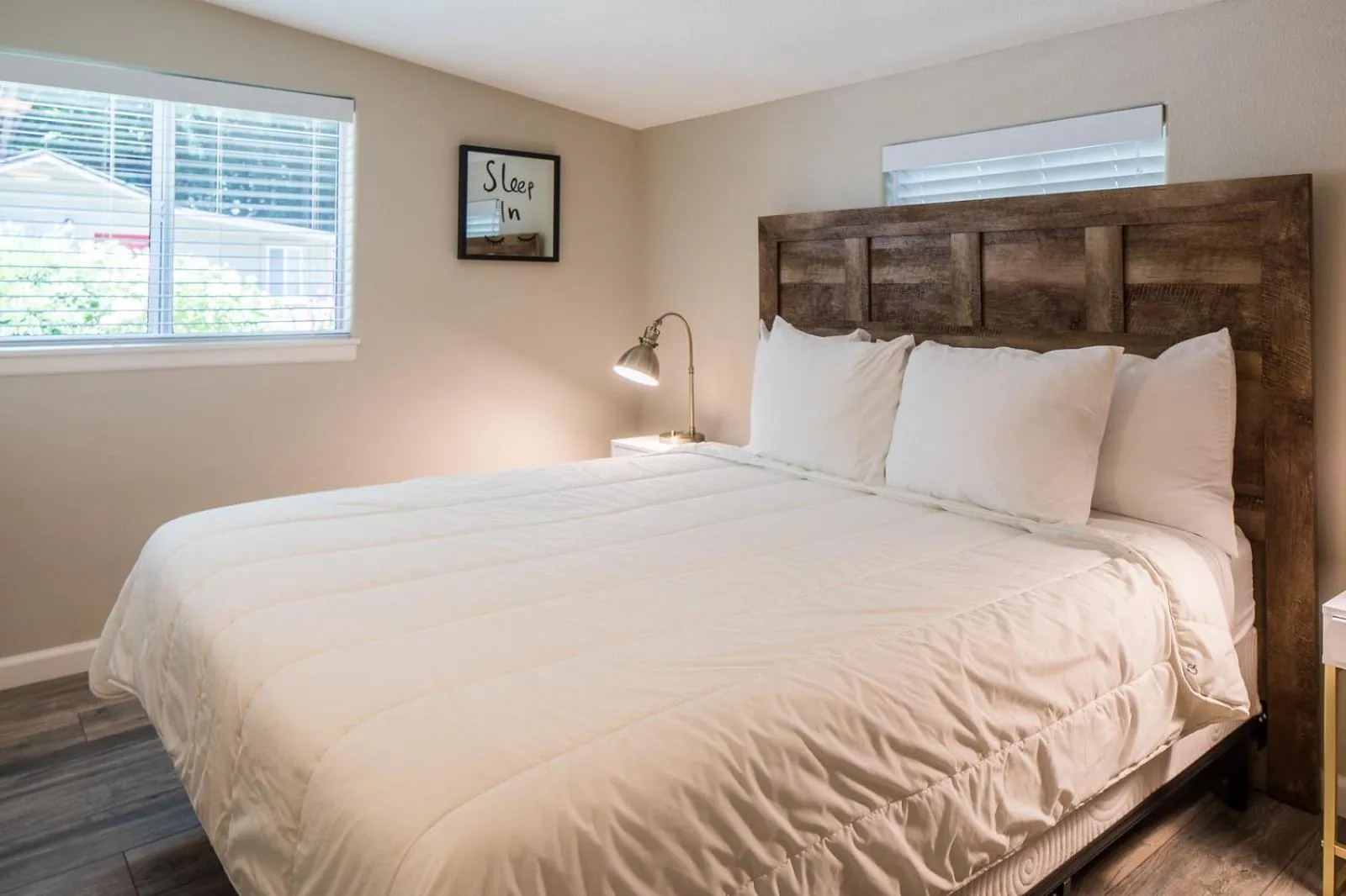 Bed in Cottages On River Road