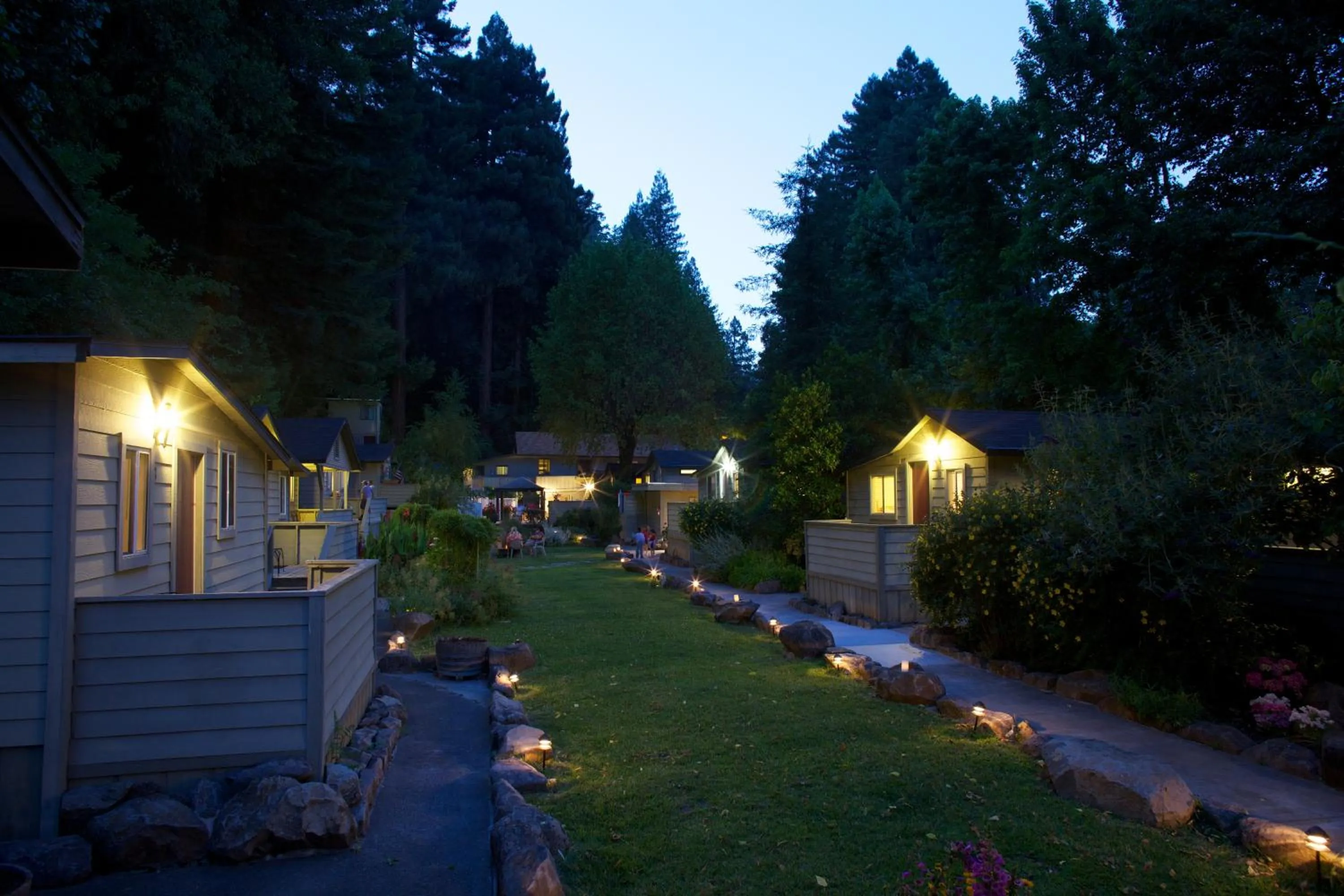 Facade/entrance in Cottages On River Road