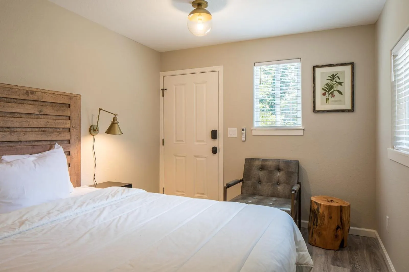 Bed in Cottages On River Road