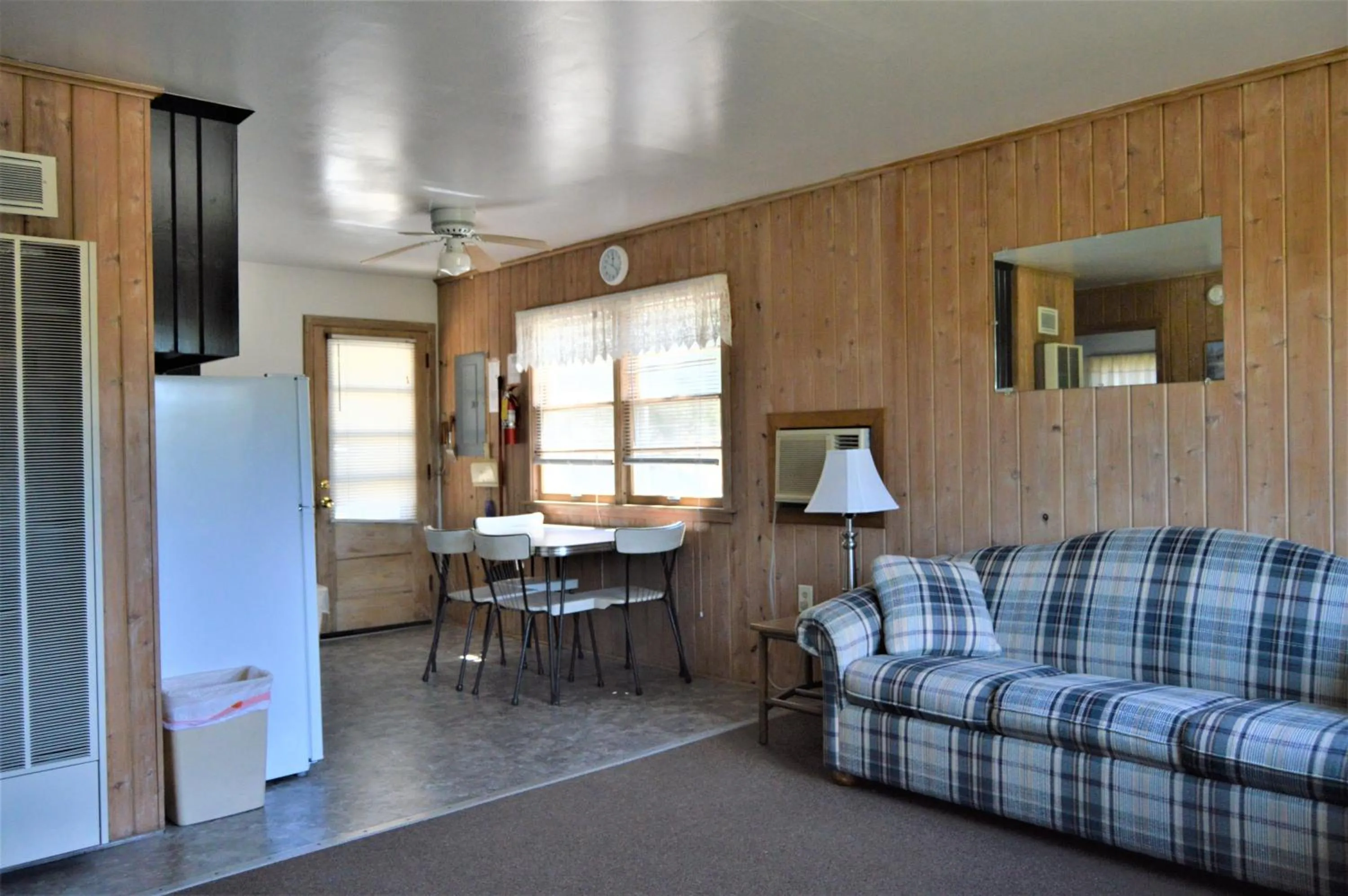 Dining area in Baileys Sunset Cottages