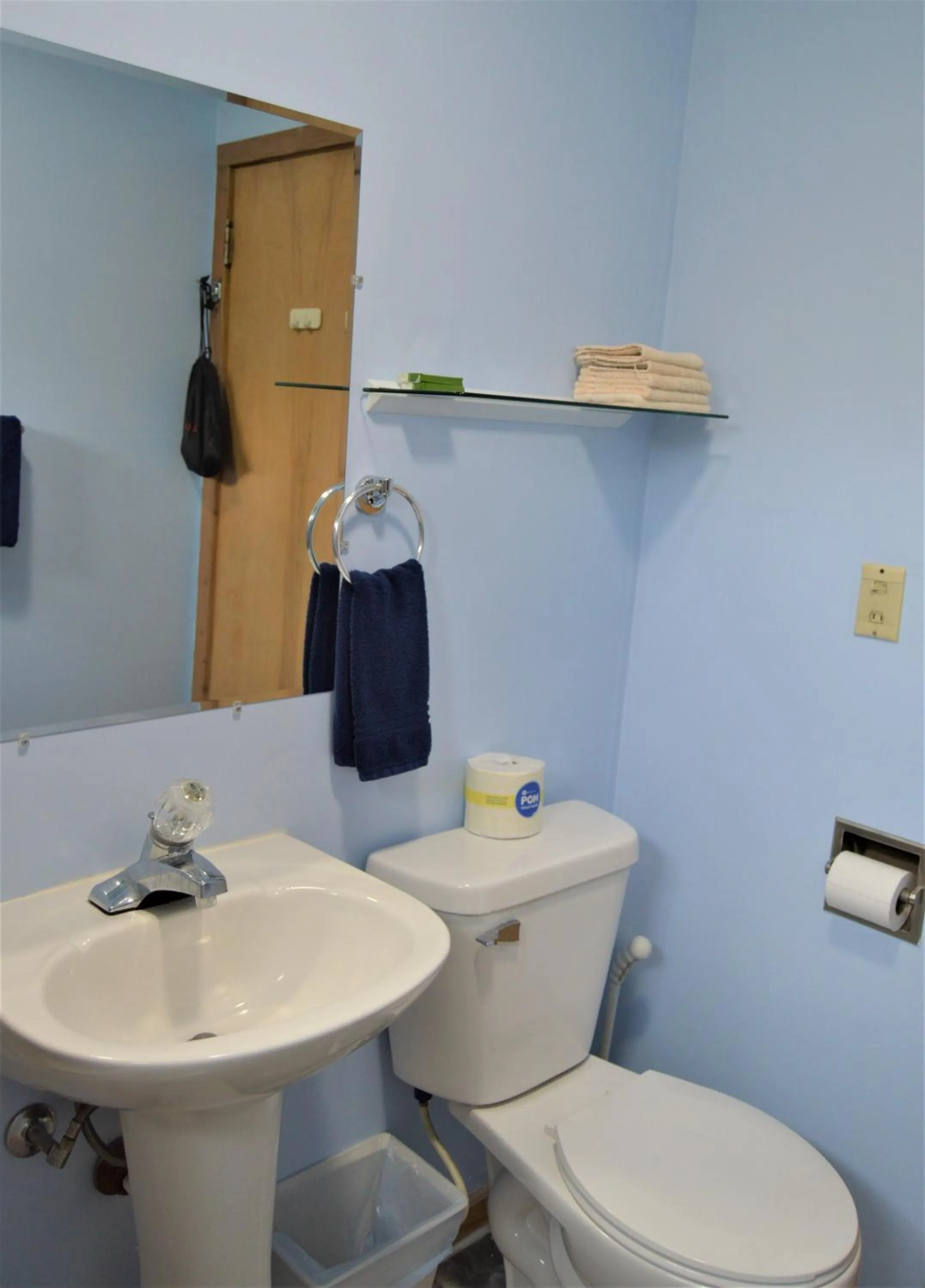 Bathroom in Baileys Sunset Cottages