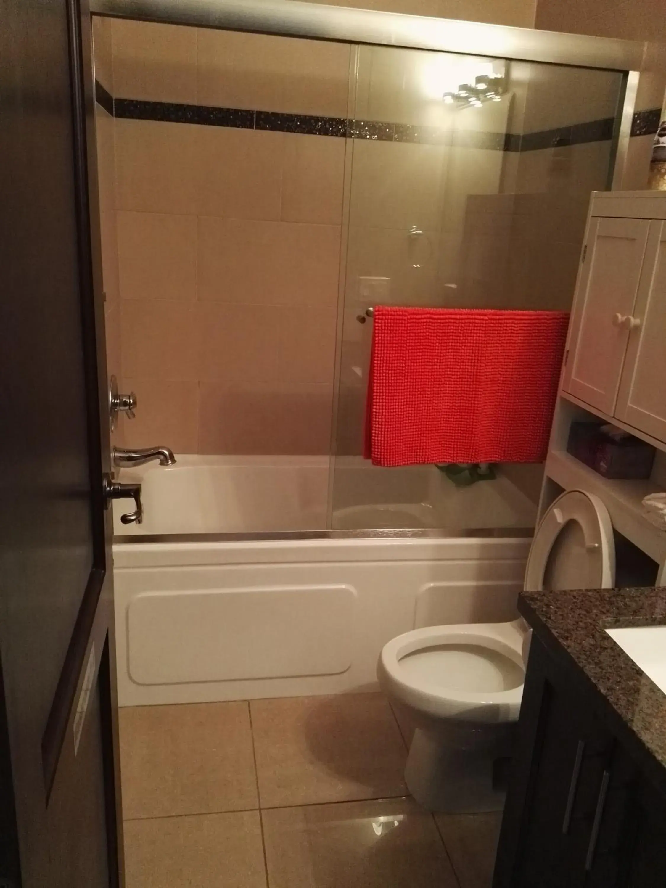 Double Room with Spa Bath in Sunny Island by White Rock B&B Double Room with Spa Bath in Sunny Island by White Rock B&B