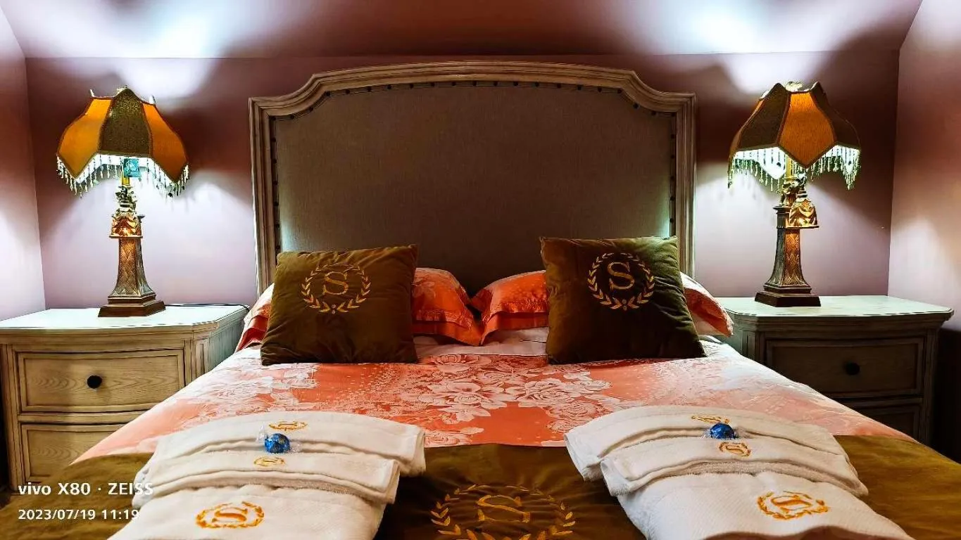 Bed in Sunny Island by White Rock B&B