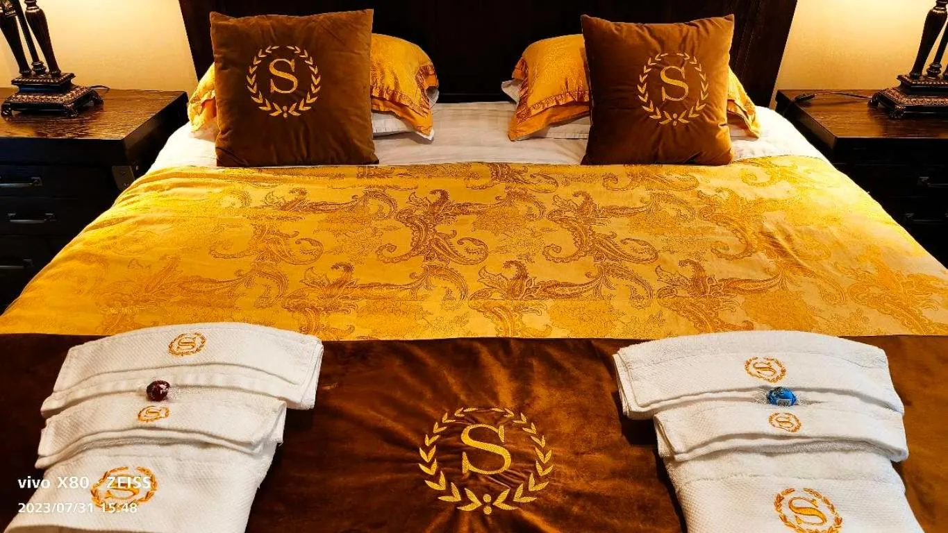 Bed in Sunny Island by White Rock B&B