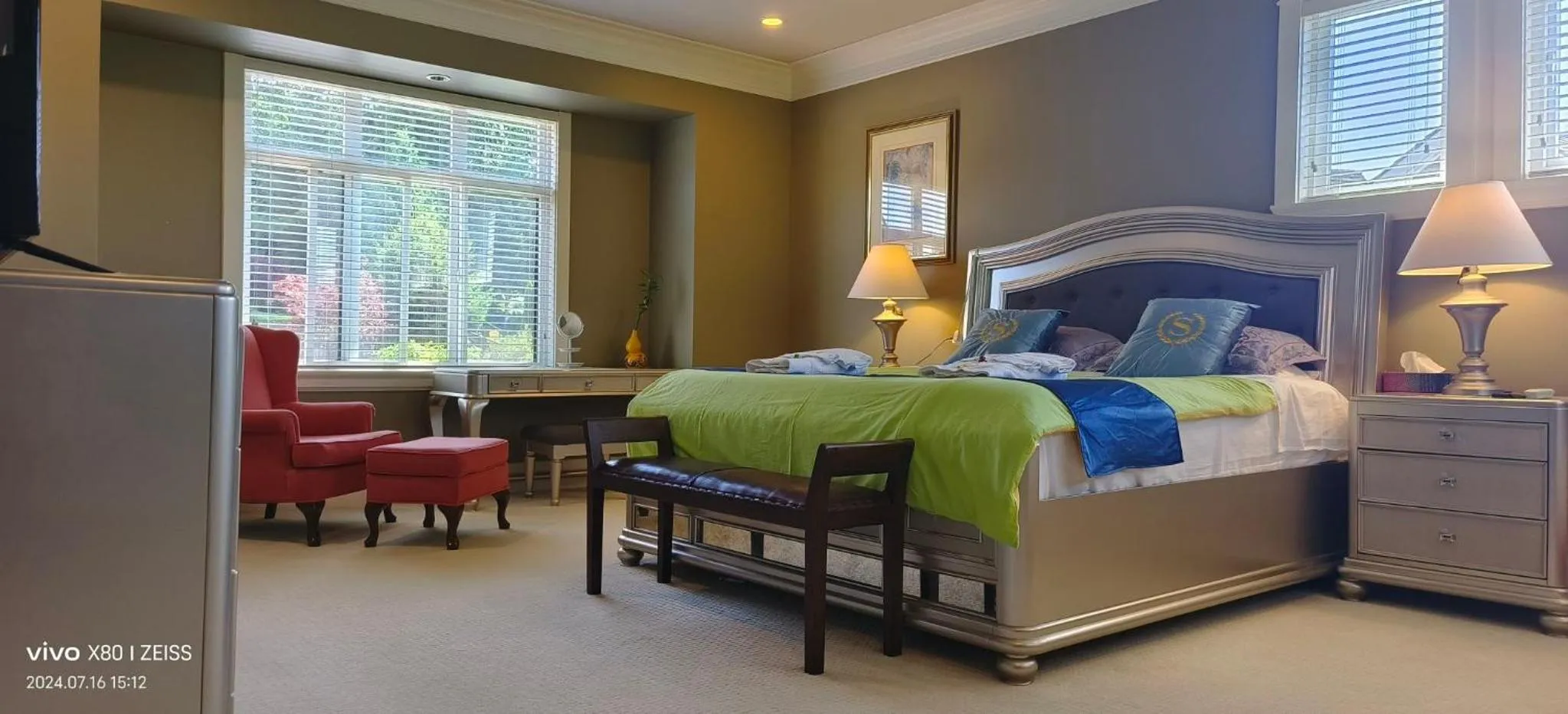 Bed in Sunny Island by White Rock B&B