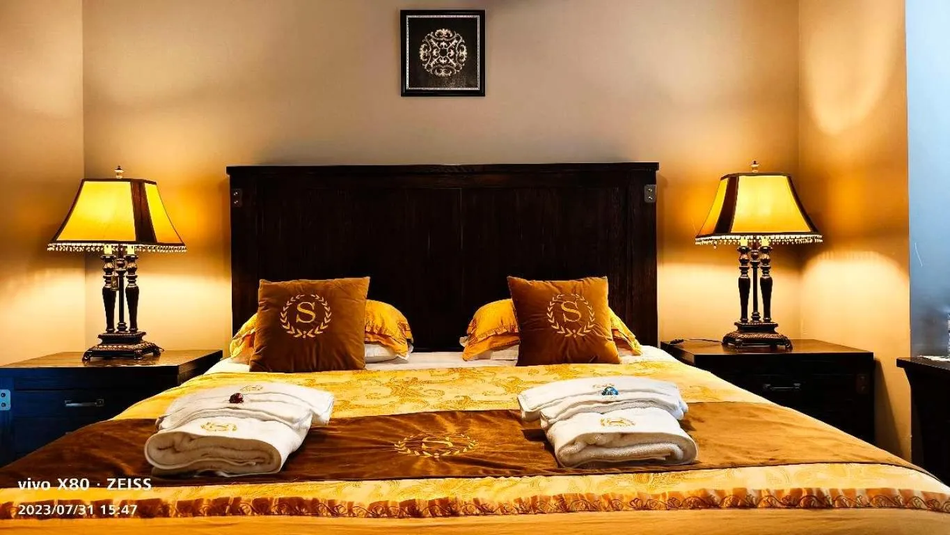 Bed in Sunny Island by White Rock B&B