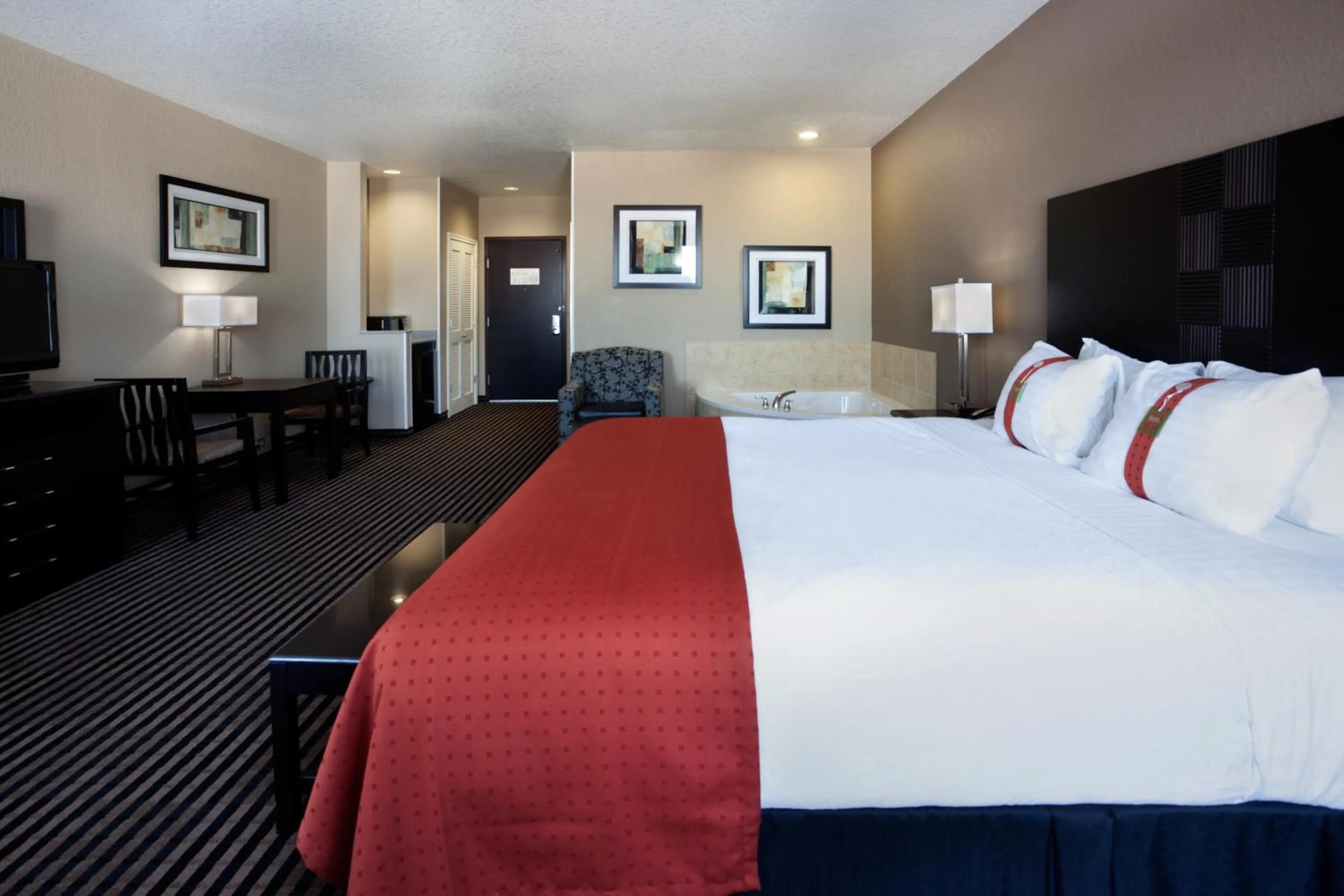 Bedroom, Bed in Holiday Inn San Antonio North Stone Oak Area by IHG-Newly Renovated