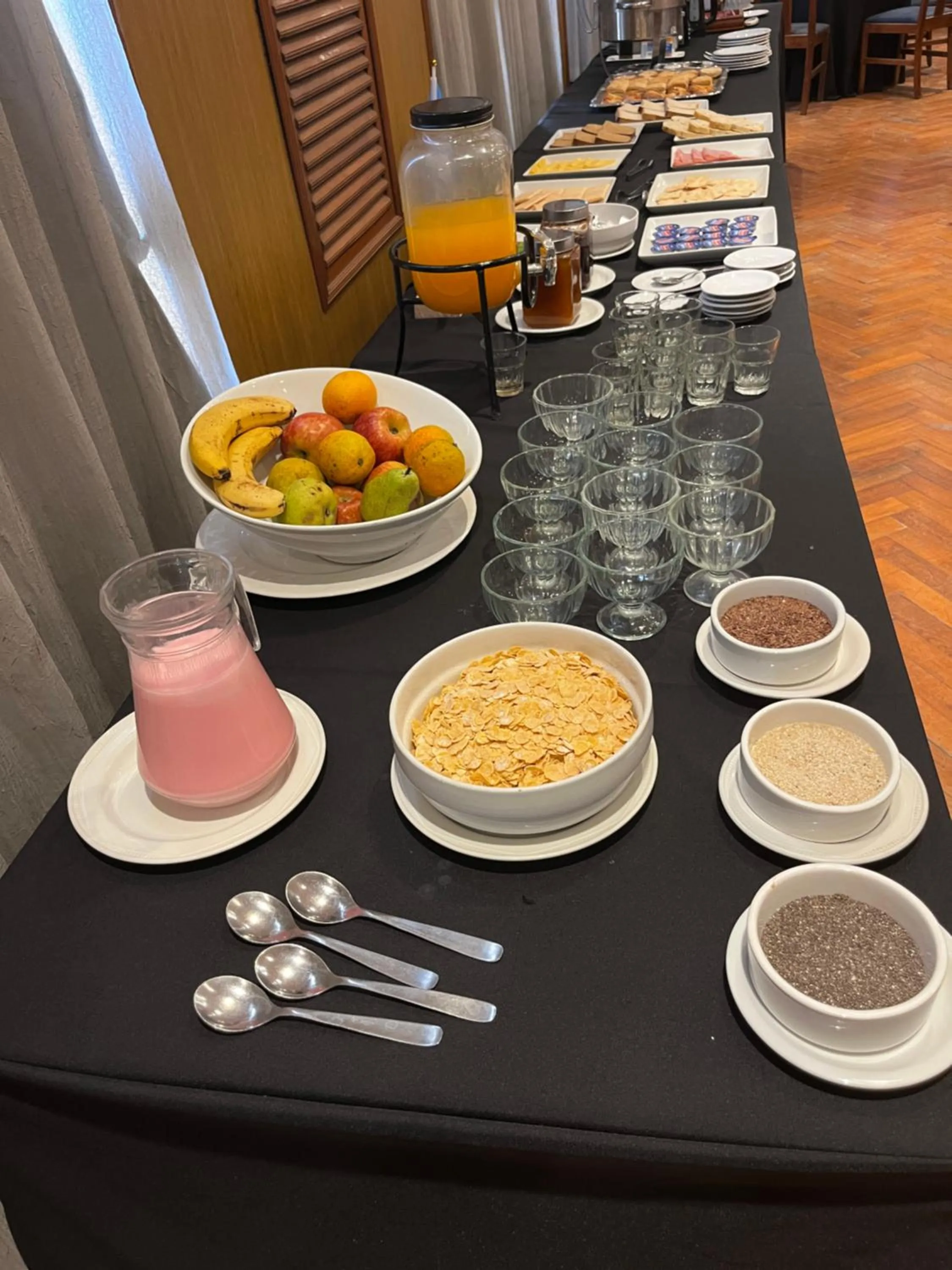 Restaurant/places to eat in Hotel Catalinas Tucuman