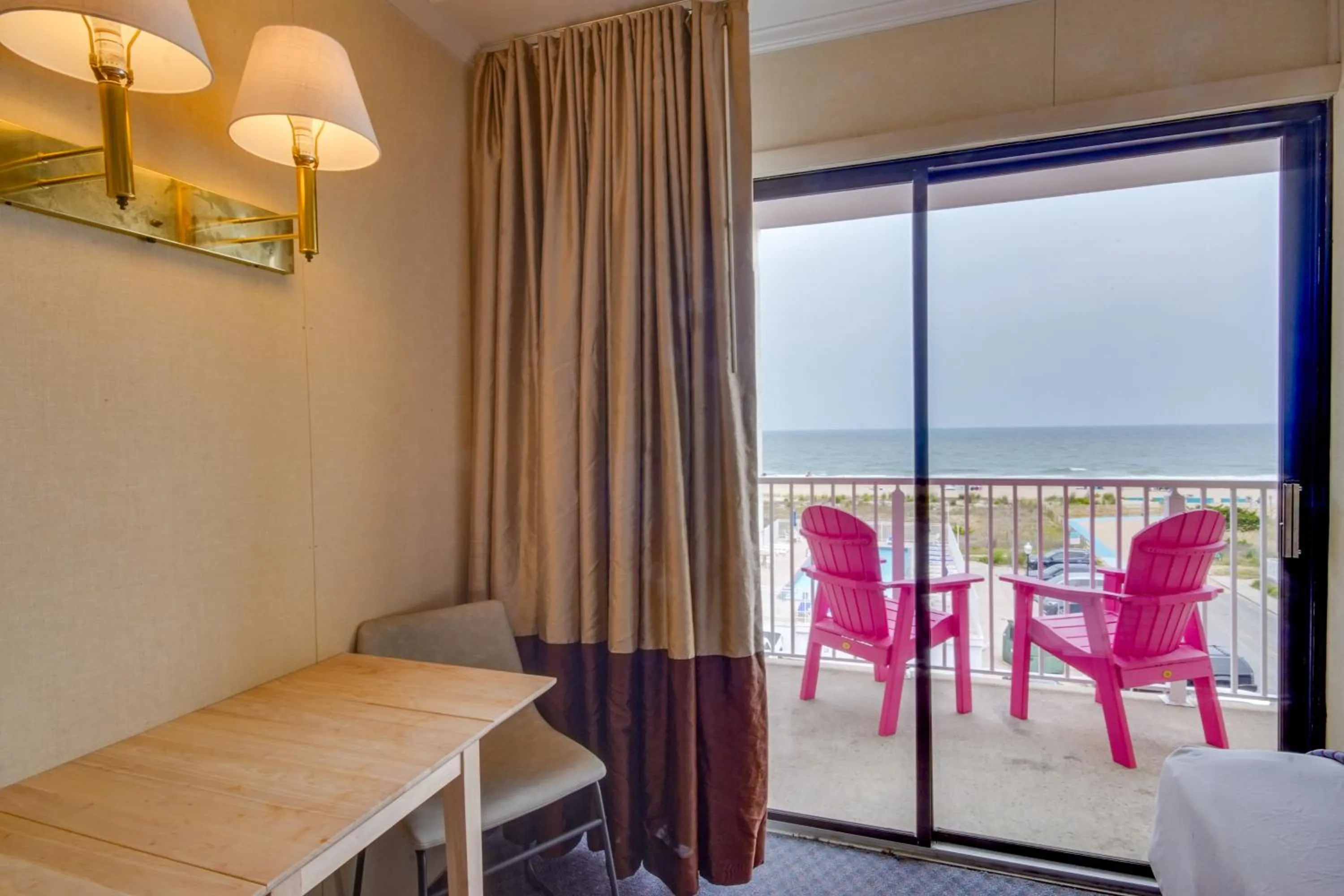 View (from property/room), Bed in Flamingo Motel