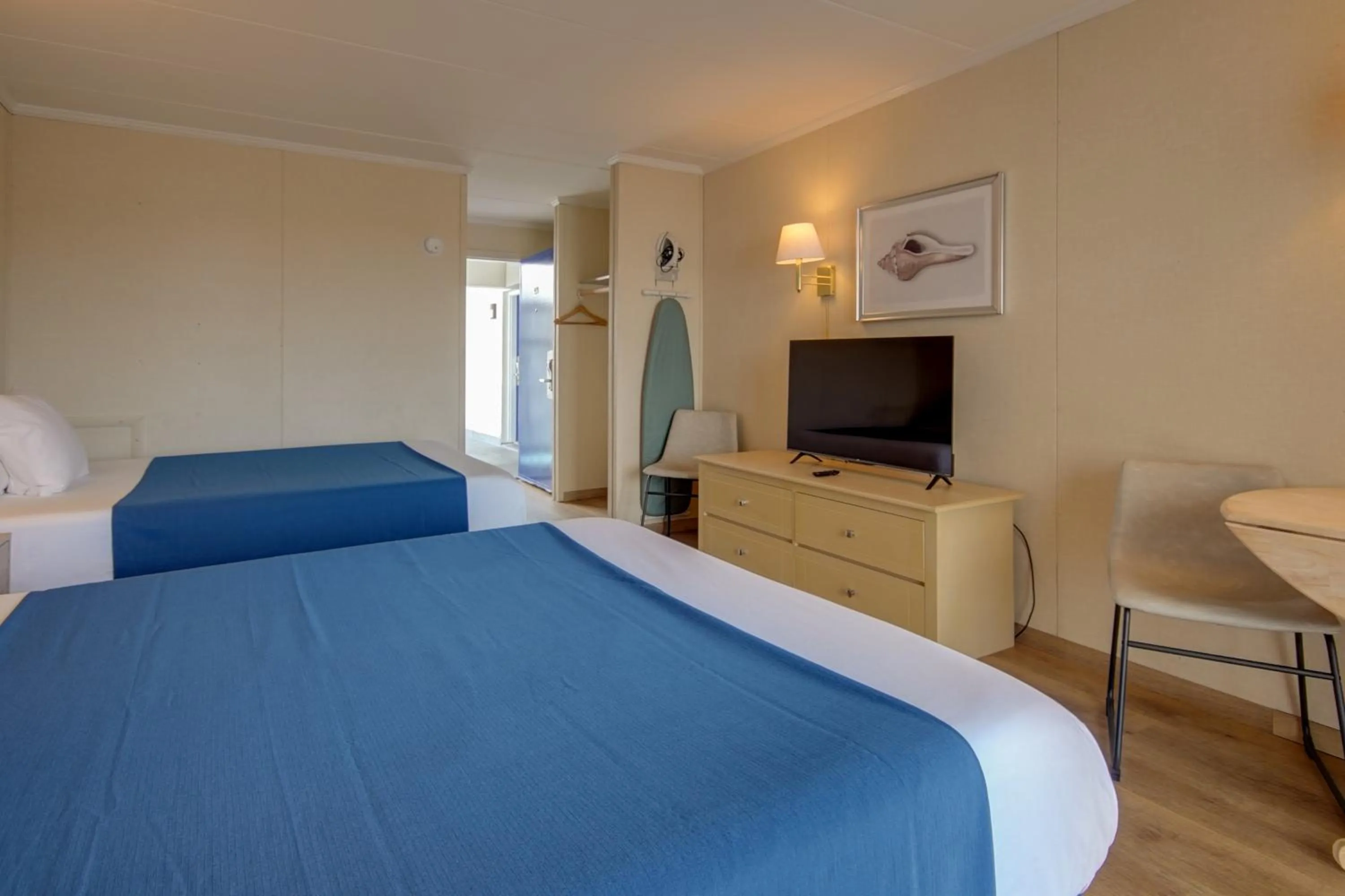 Bedroom, Bed in Flamingo Motel