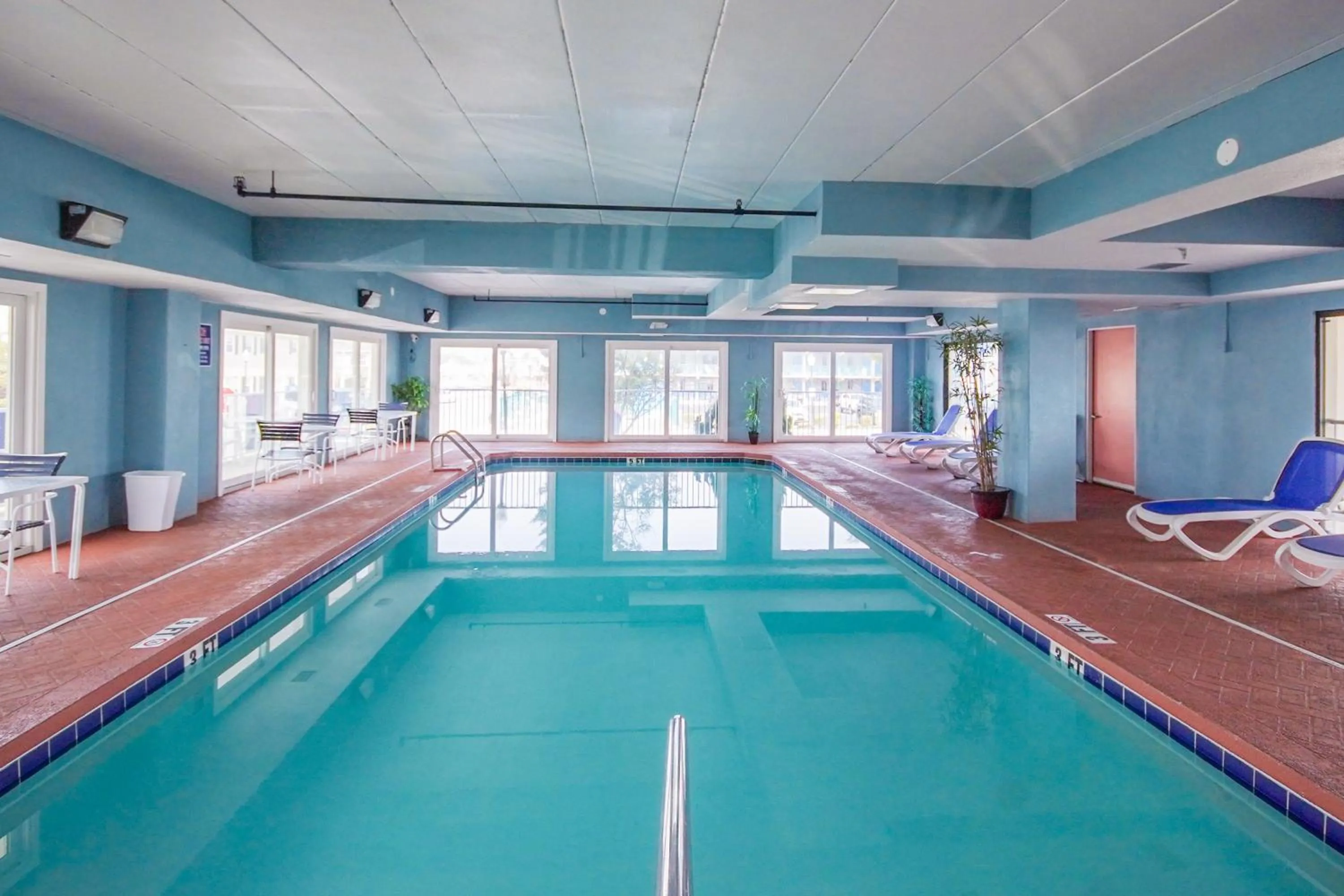 Pool view in Flamingo Motel