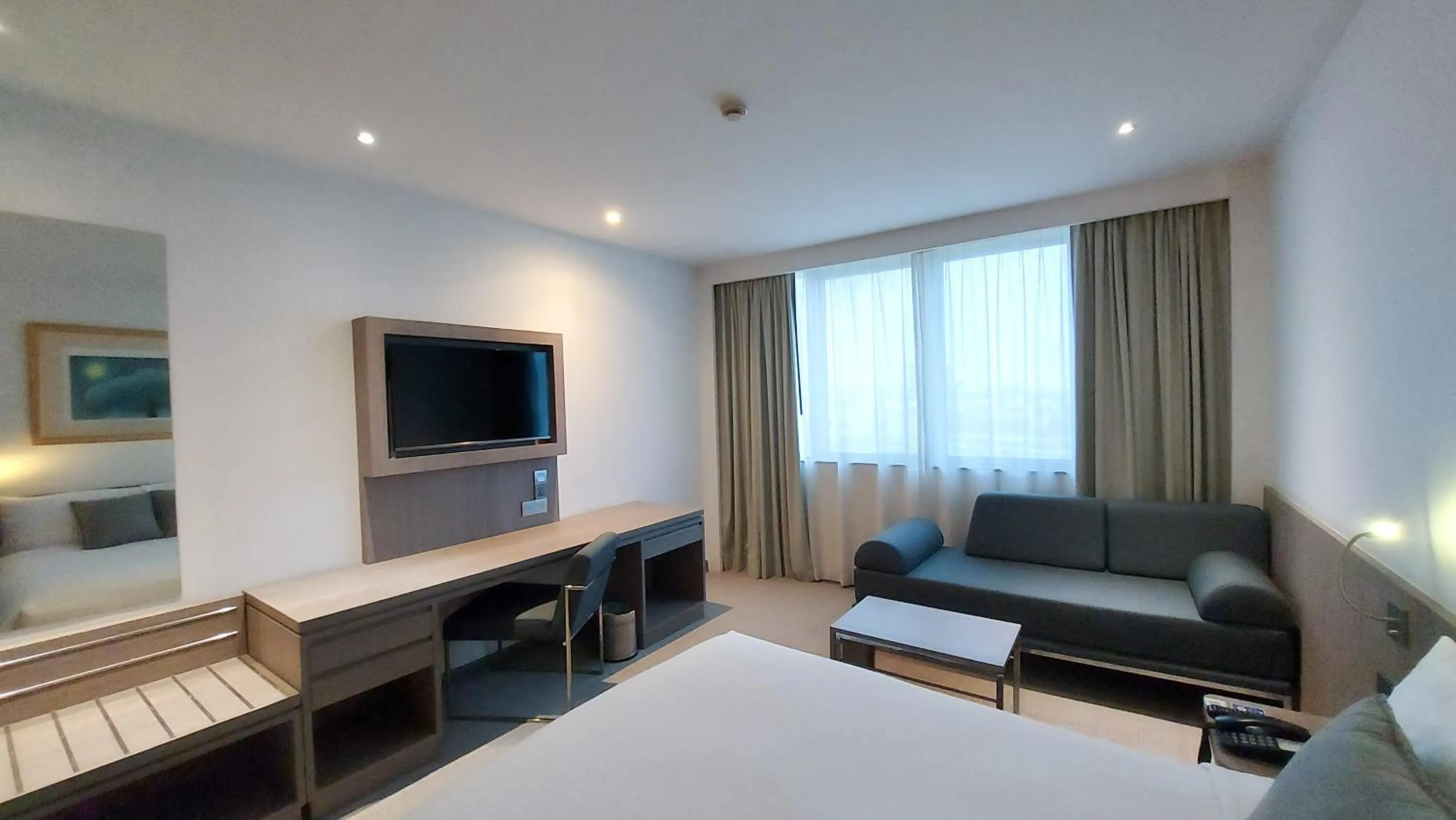 Bed in Novotel Bangkok Bangna