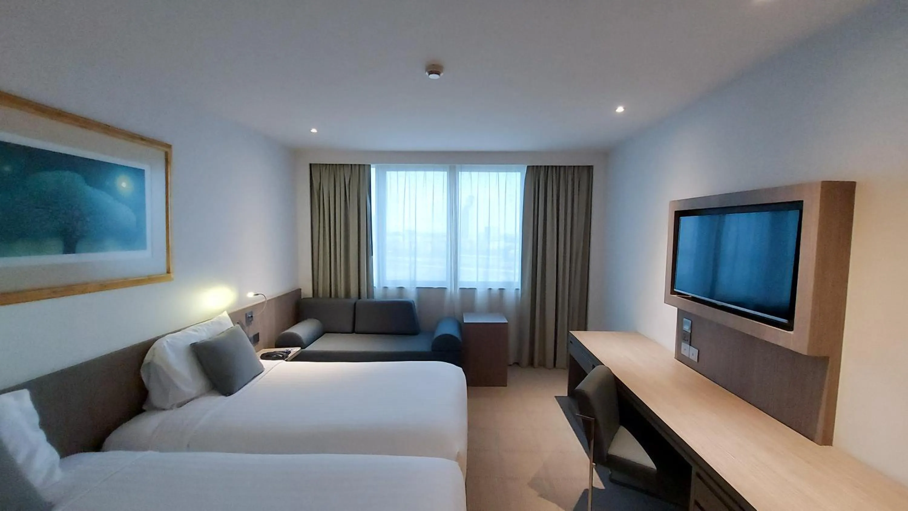 Bed in Novotel Bangkok Bangna