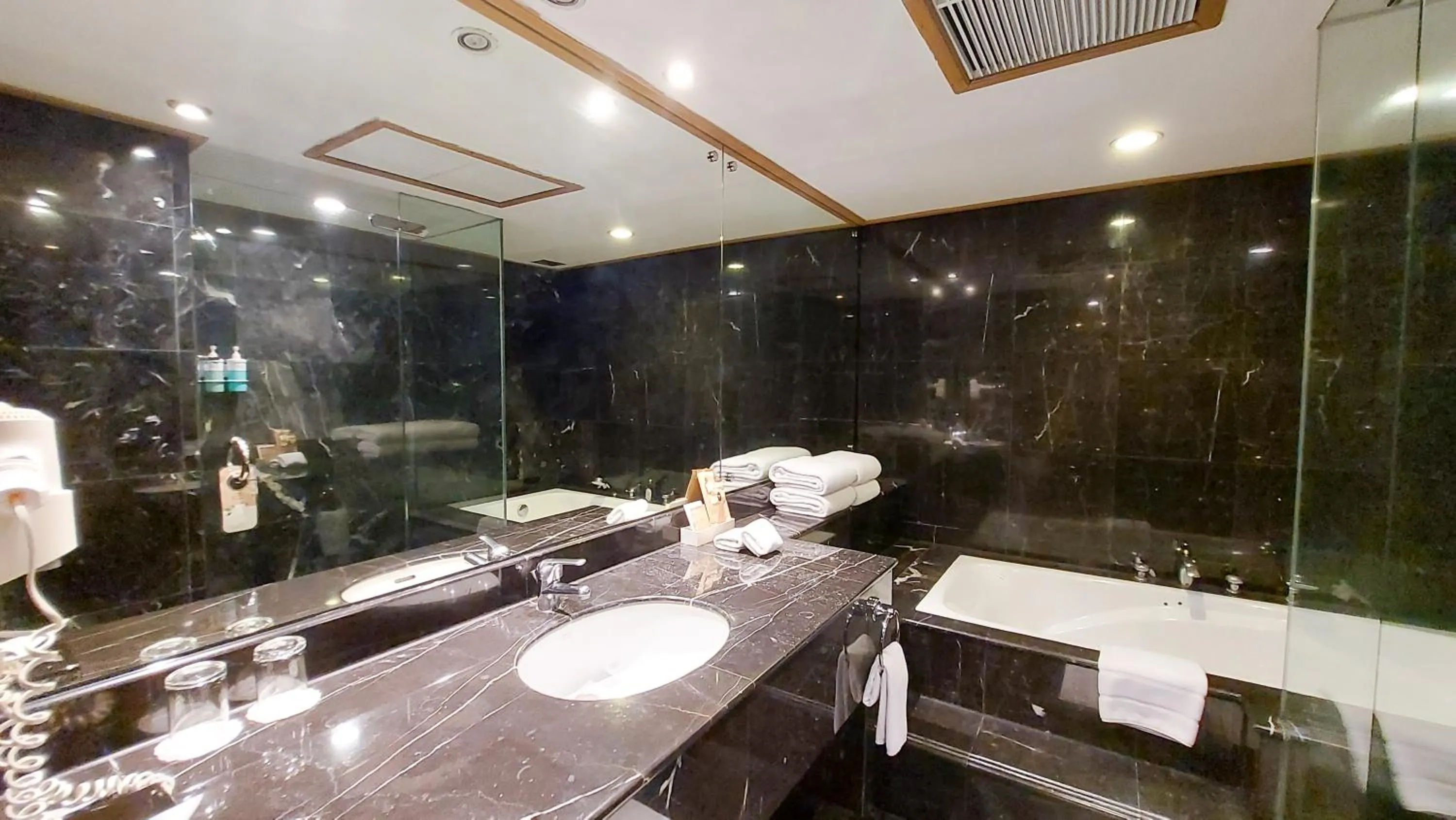 Bathroom in Novotel Bangkok Bangna
