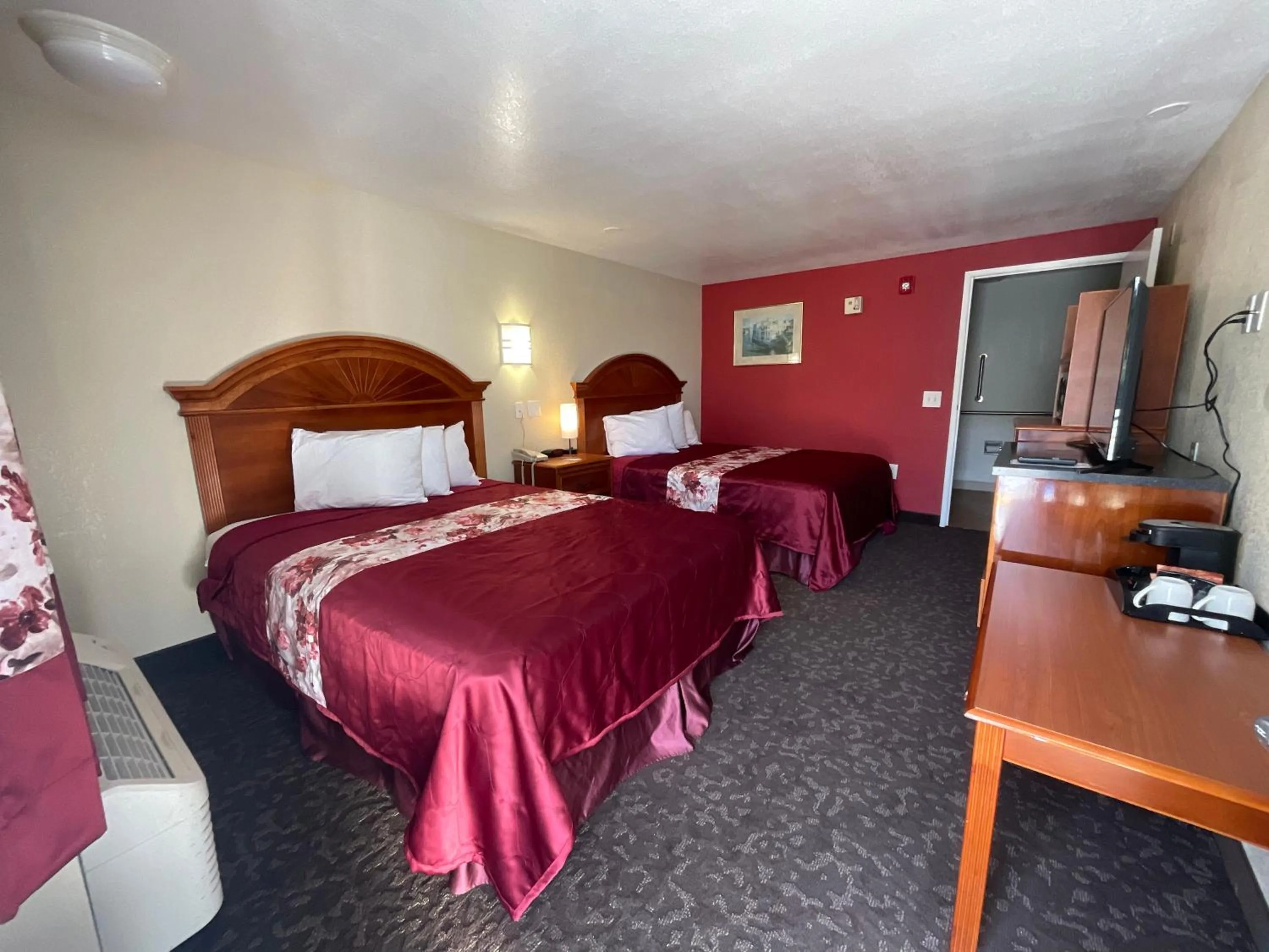 Bed in Knights Inn Punta Gorda