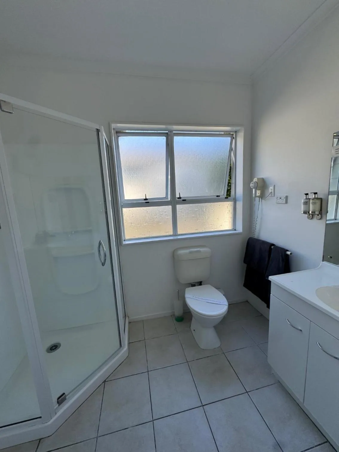 Shower in Aldan Lodge