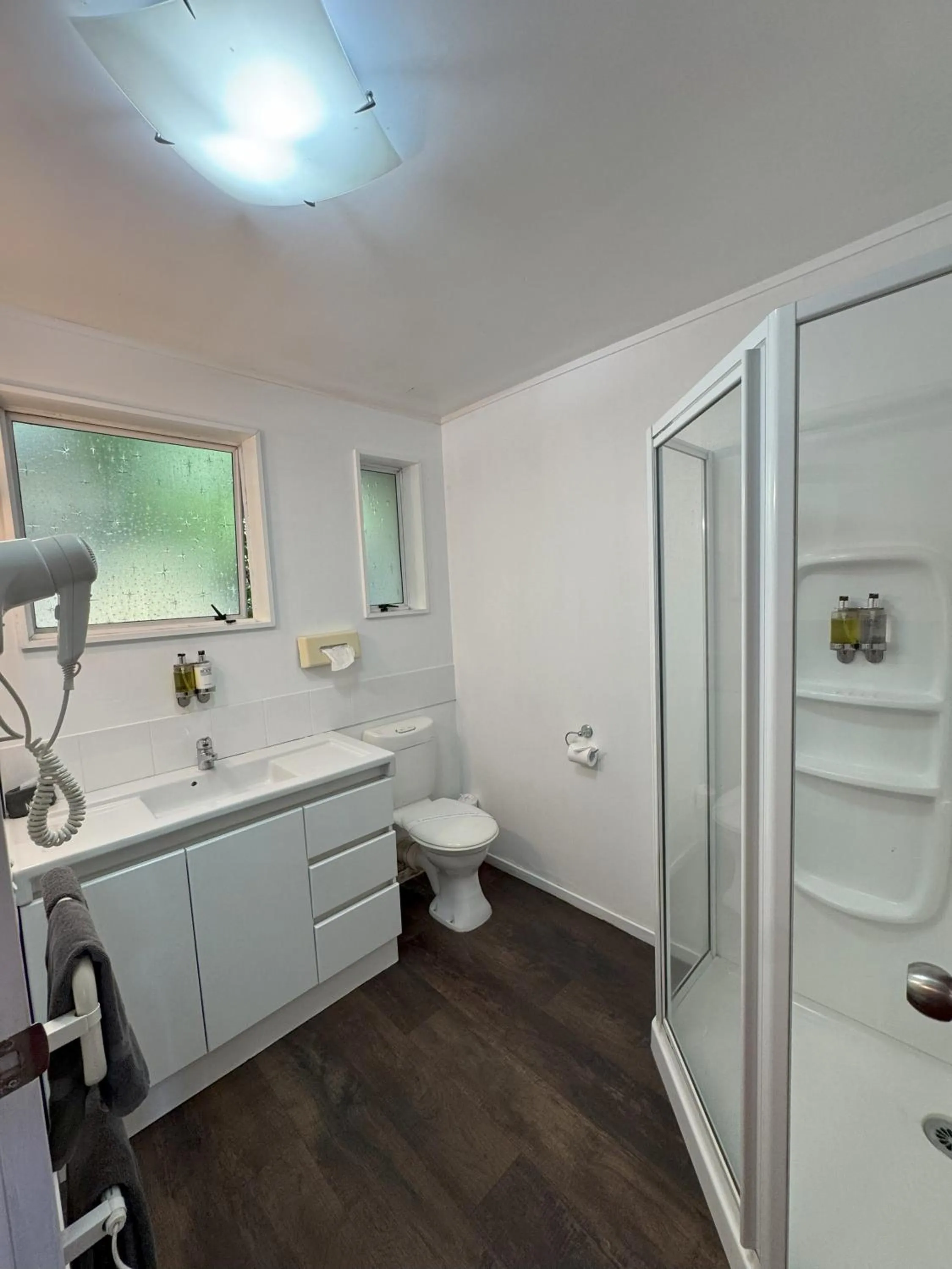 Shower in Aldan Lodge