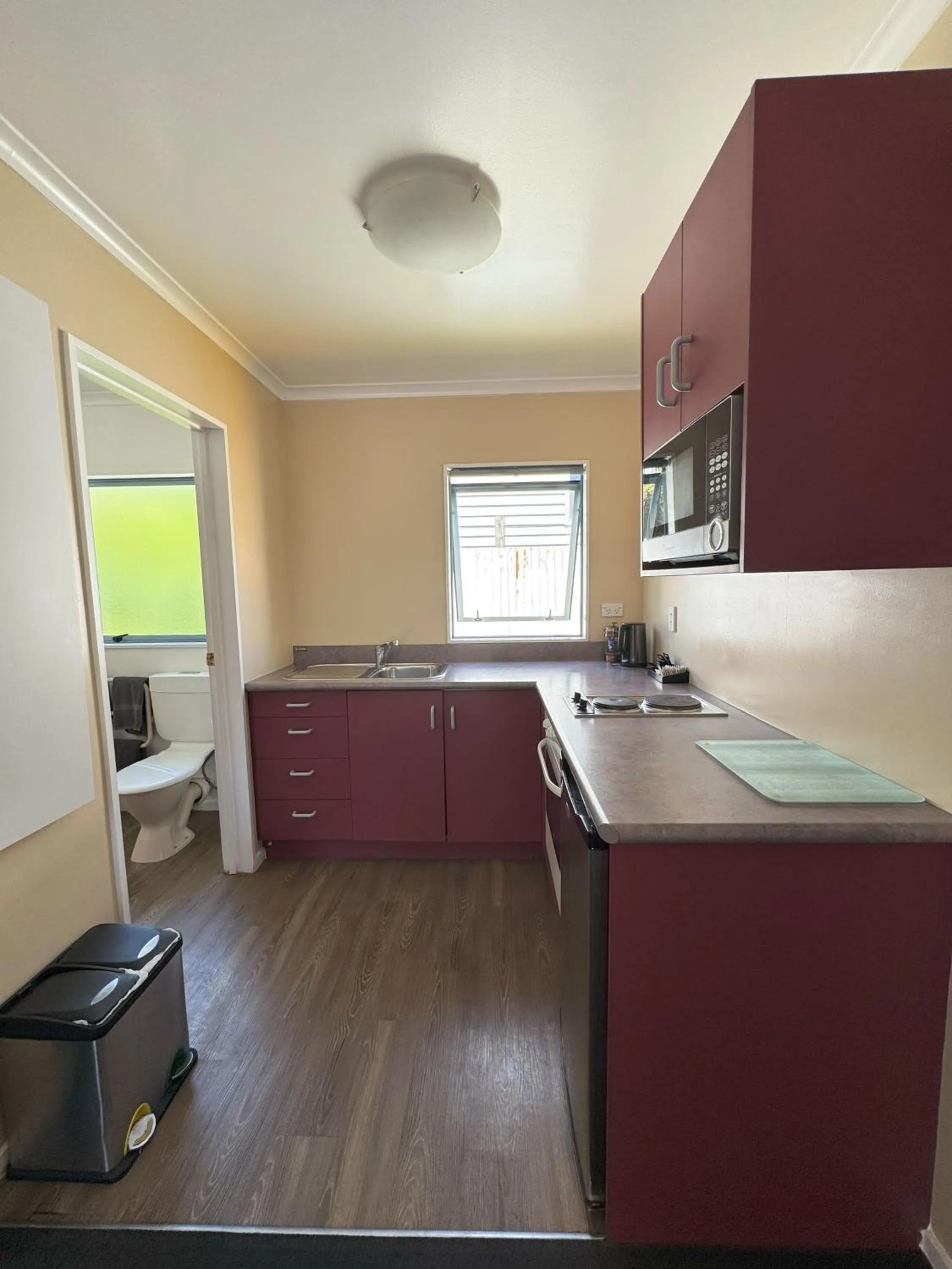 Kitchen or kitchenette in Aldan Lodge