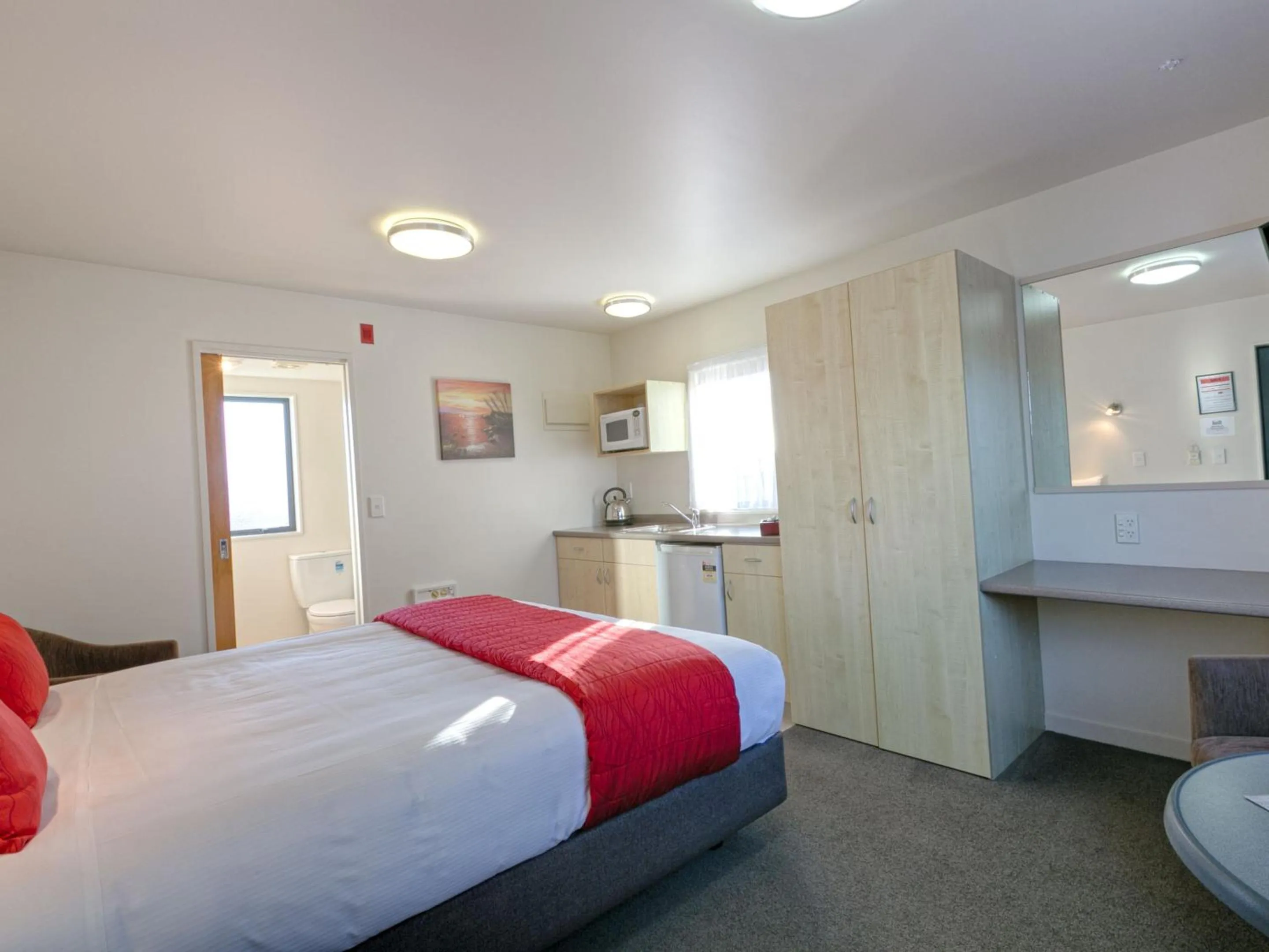 Photo of the whole room, Bed in Bella Vista Motel Westport