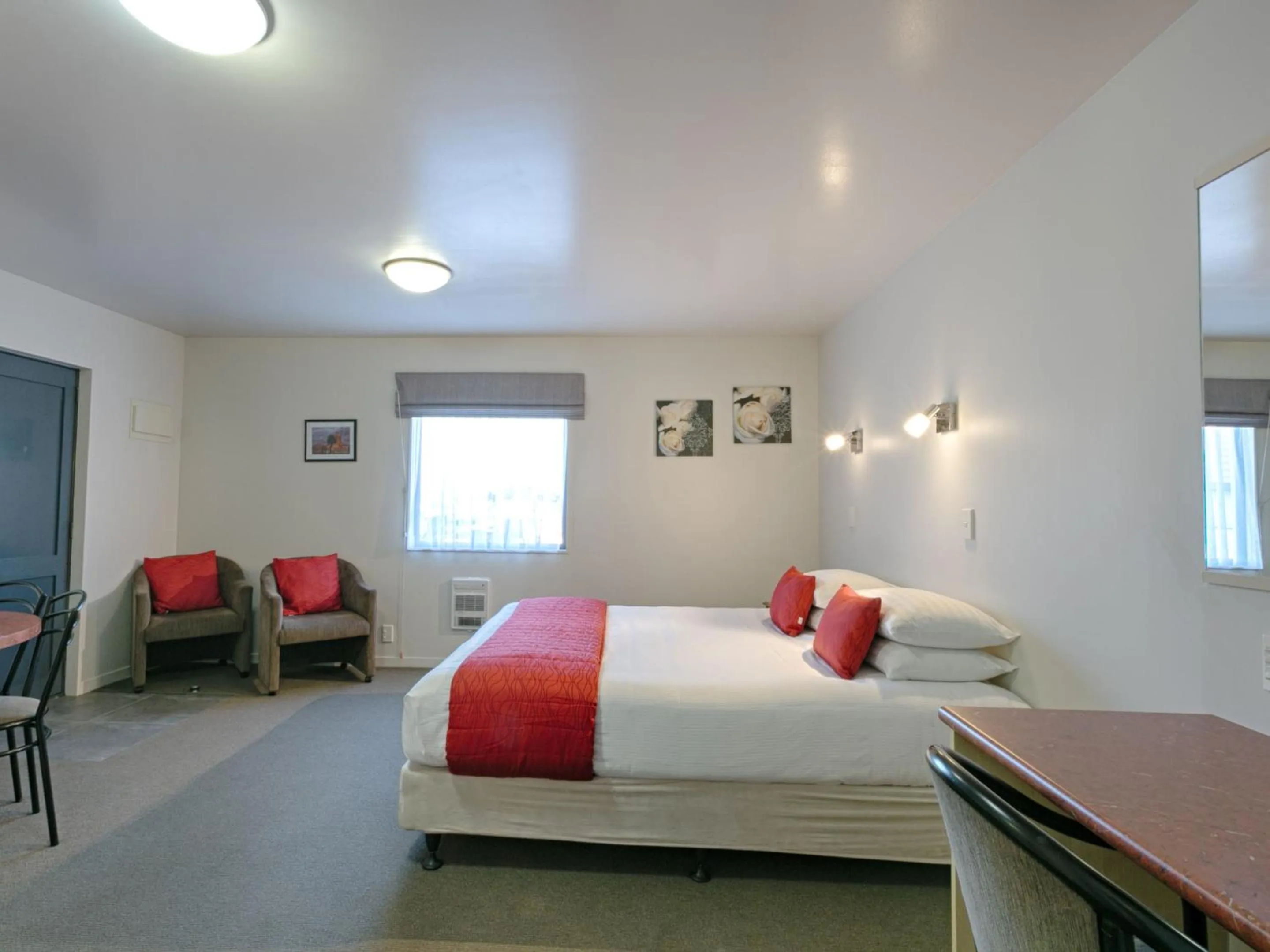 Photo of the whole room, Bed in Bella Vista Motel Westport