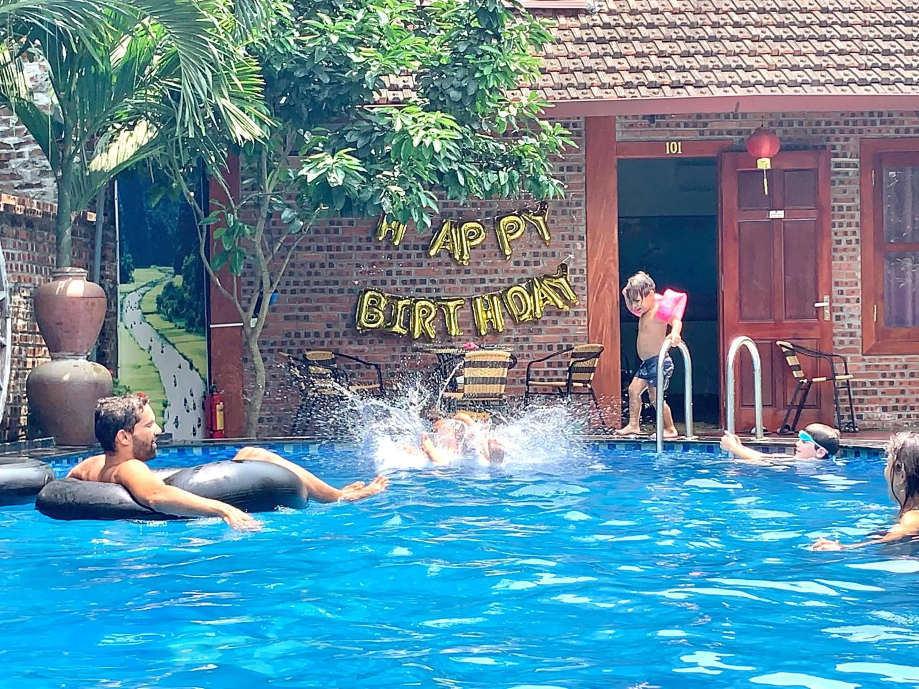 Swimming pool in Tam Coc Thanh Dat Homestay