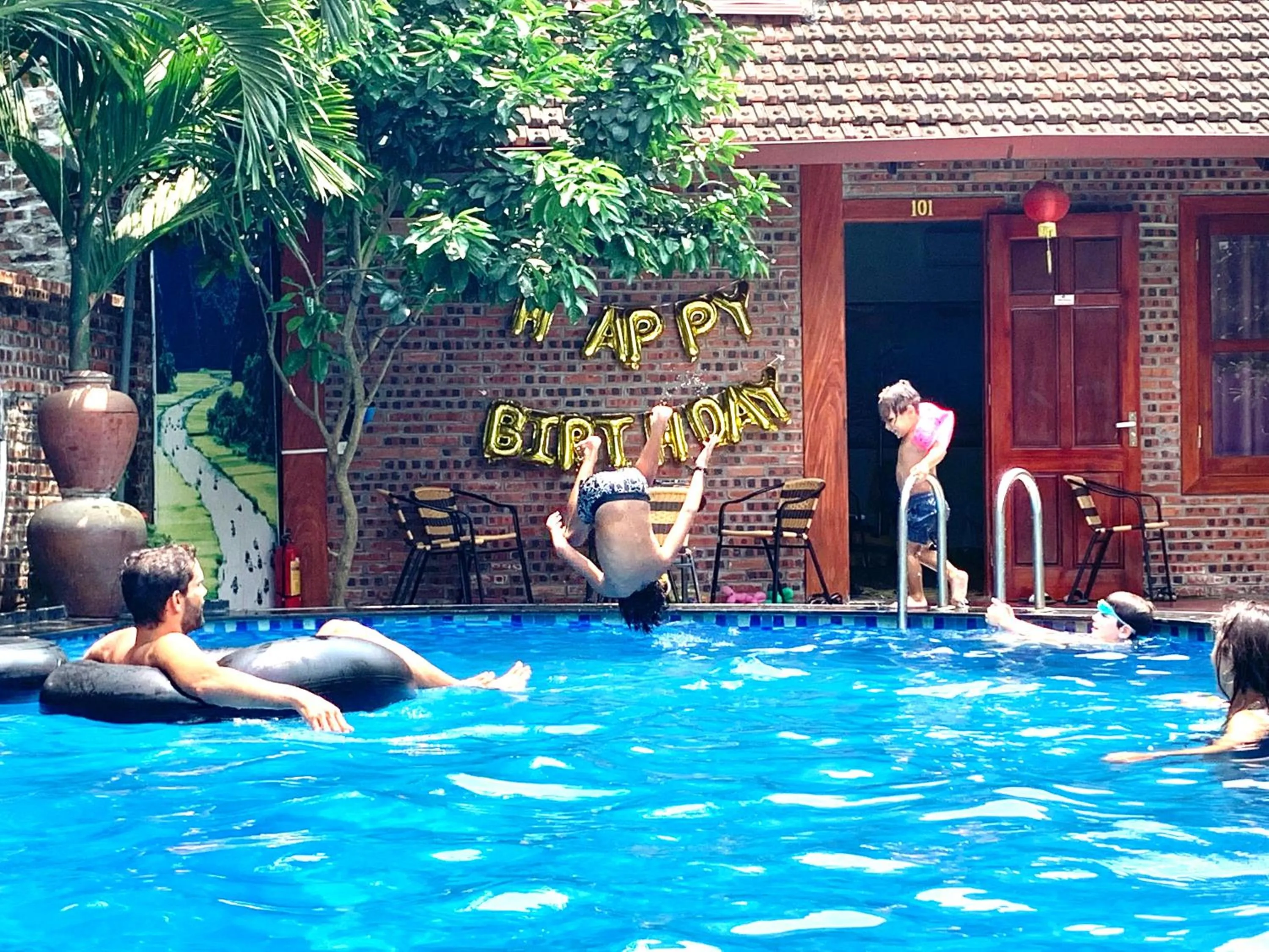 Swimming pool in Tam Coc Thanh Dat Homestay
