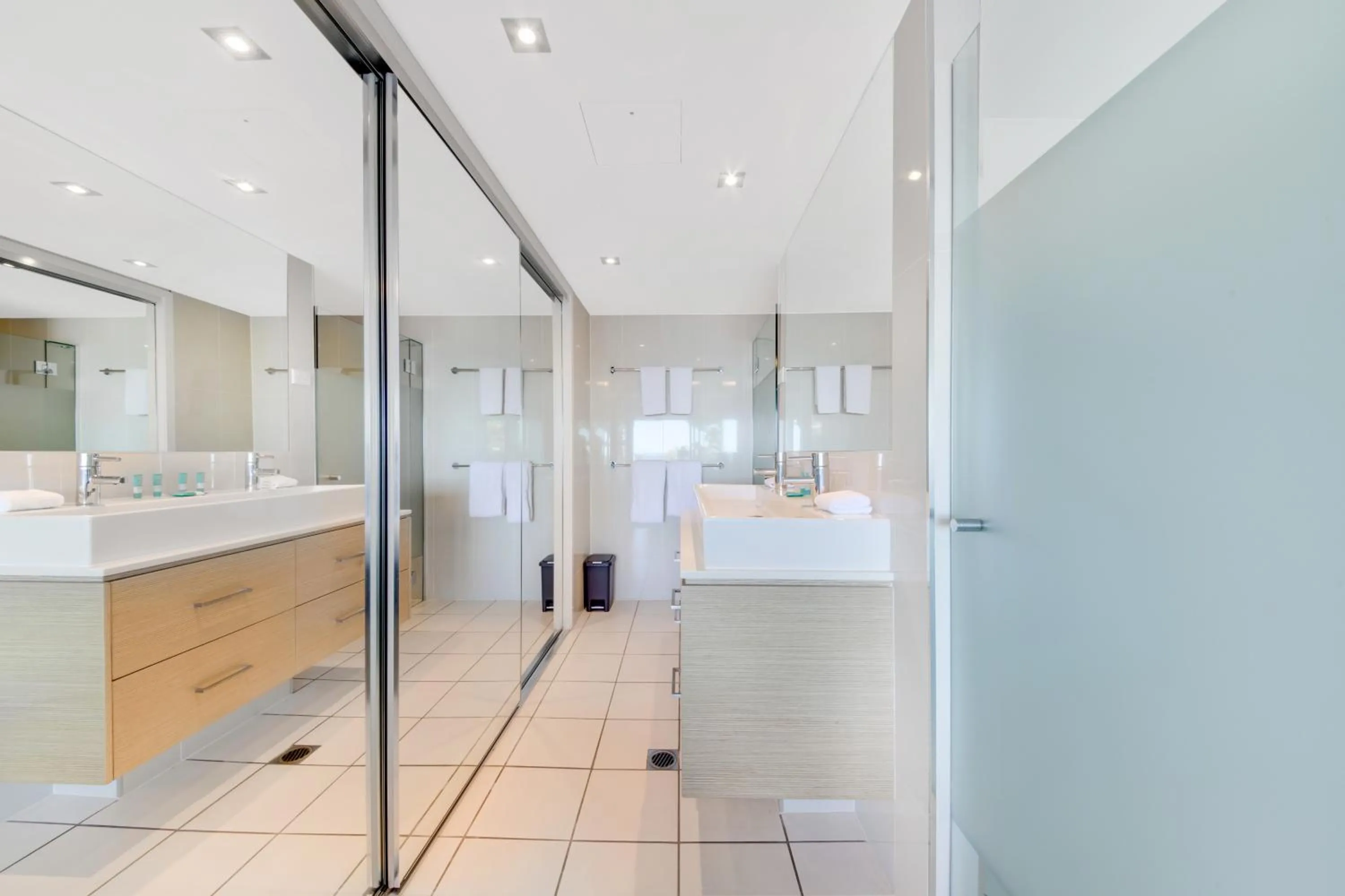 Bathroom in Echelon Apartments Yeppoon