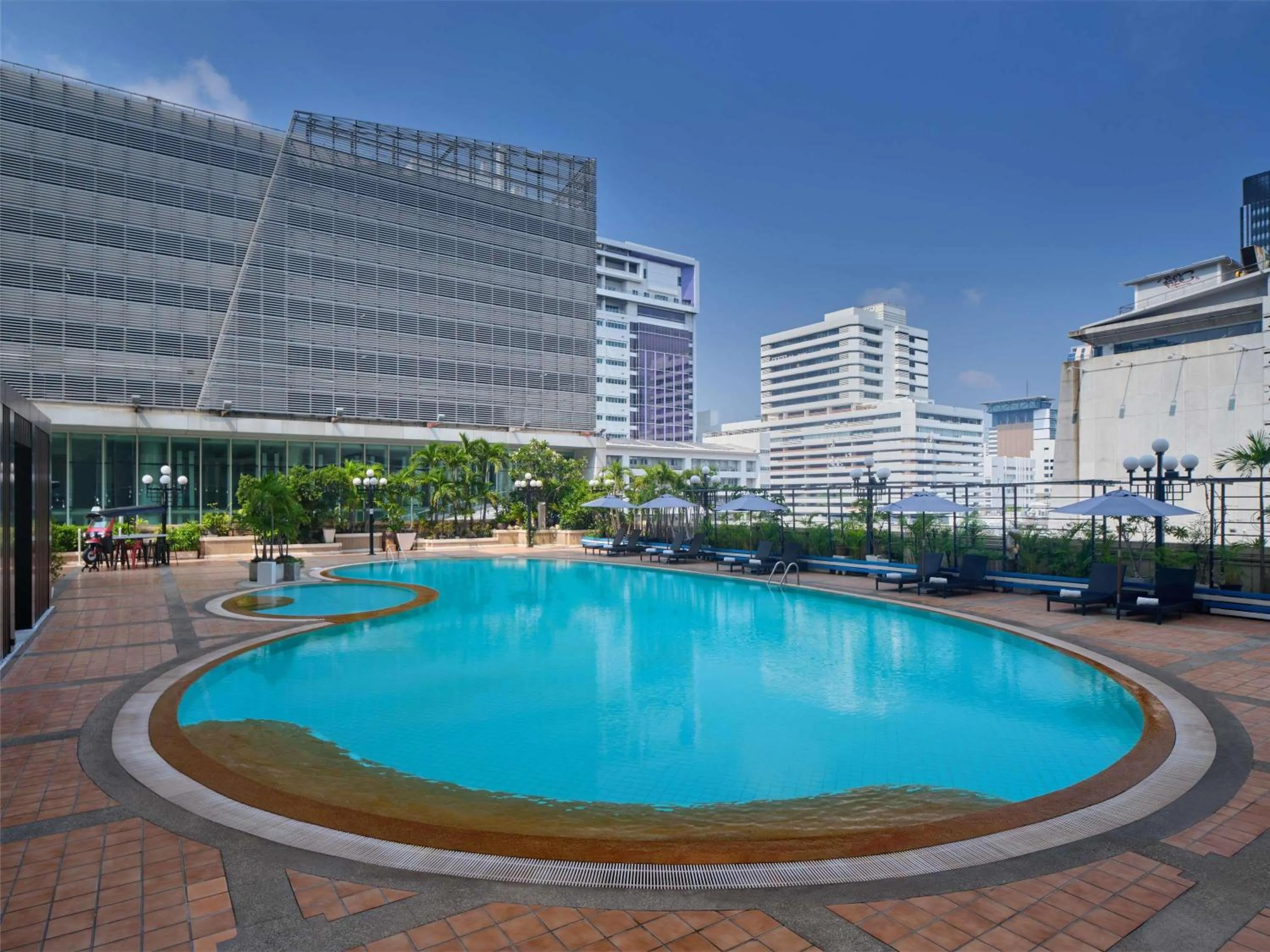 Pool view in Novotel Bangkok on Siam Square