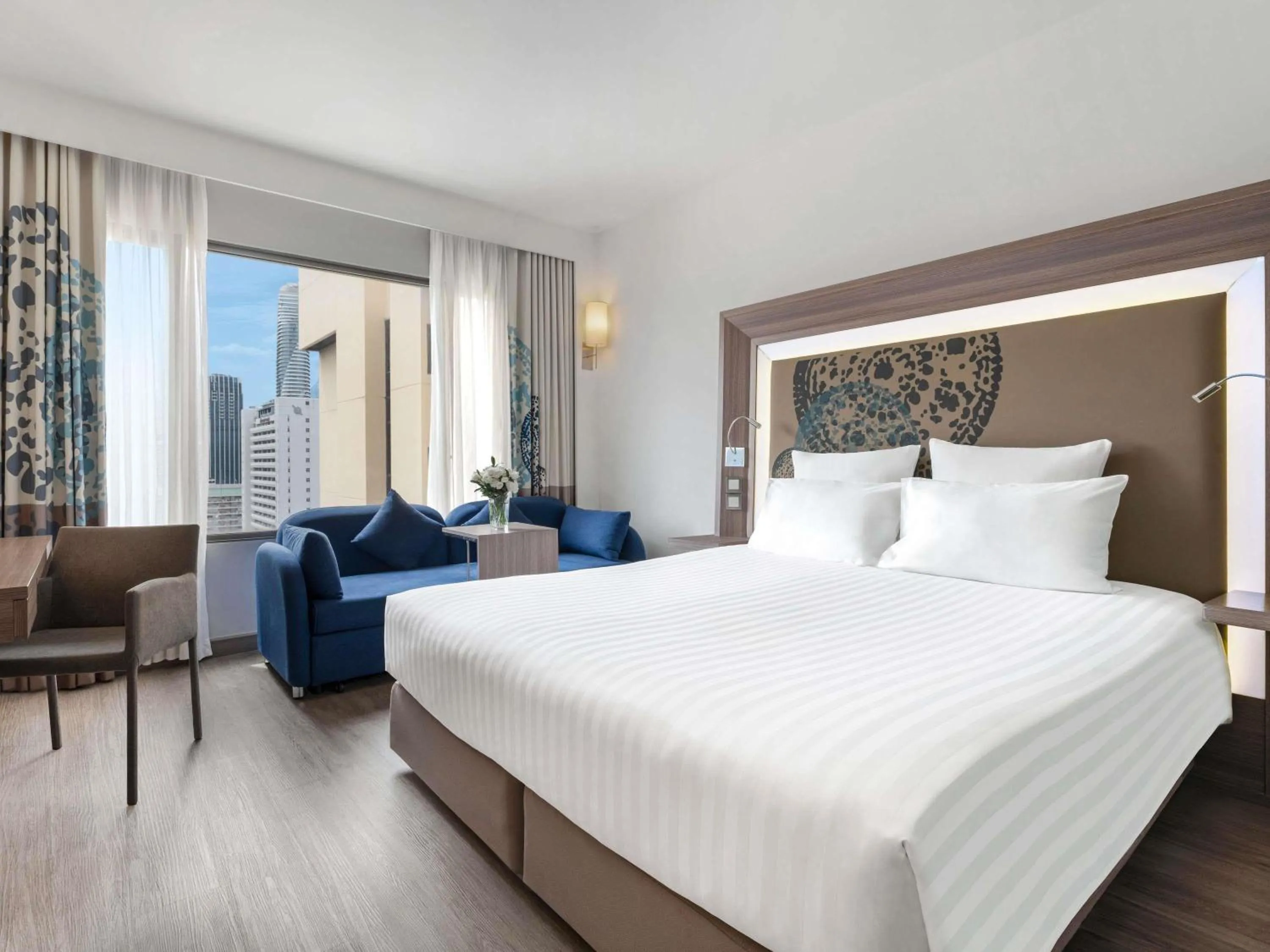 Bedroom, Bed in Novotel Bangkok on Siam Square